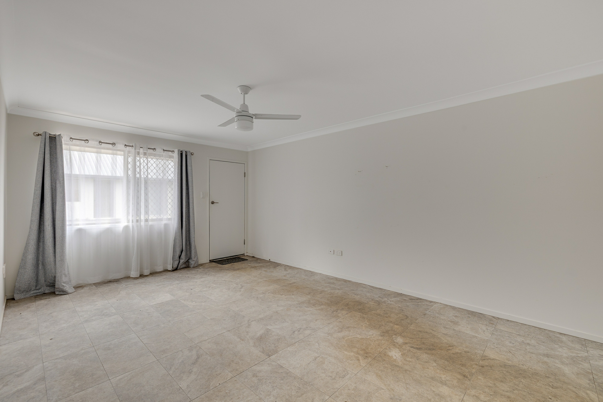 4/7 Stradbroke Street — photo 4 of 10