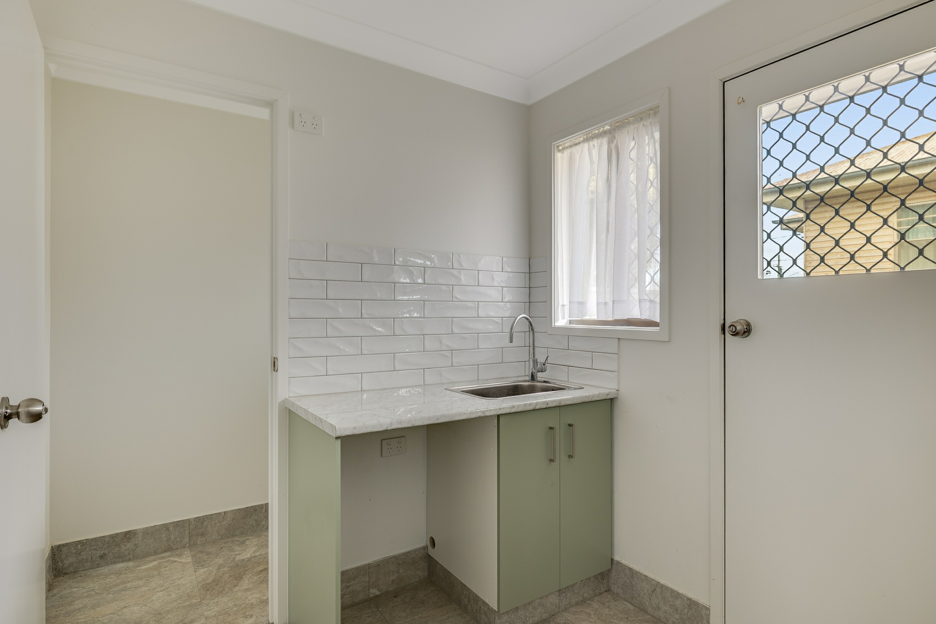 4/7 Stradbroke Street — photo 8 of 10
