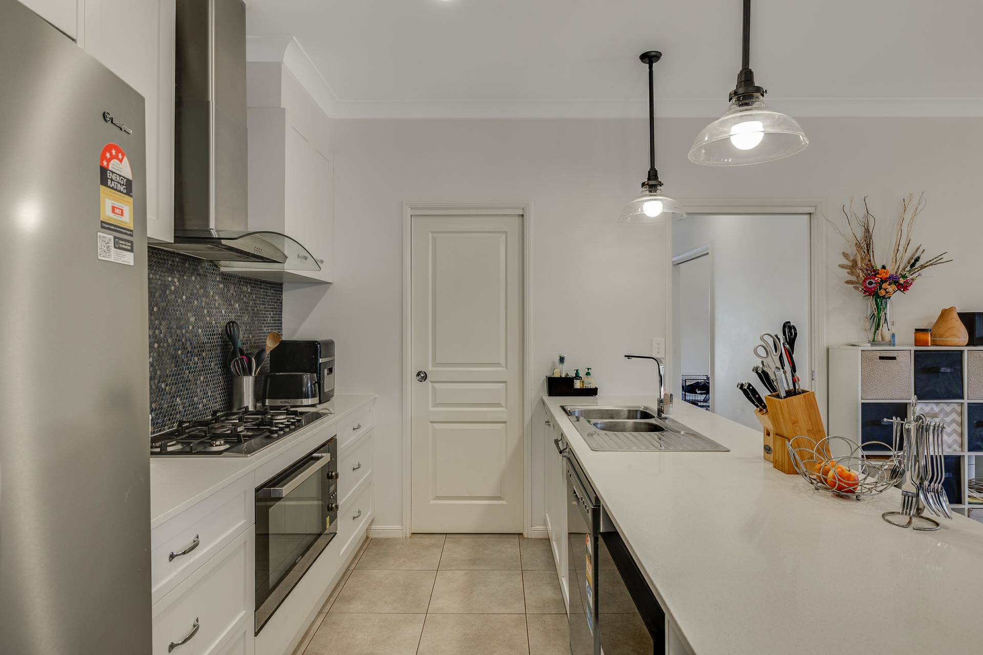 10 MacGregor Avenue — photo 4 of 19