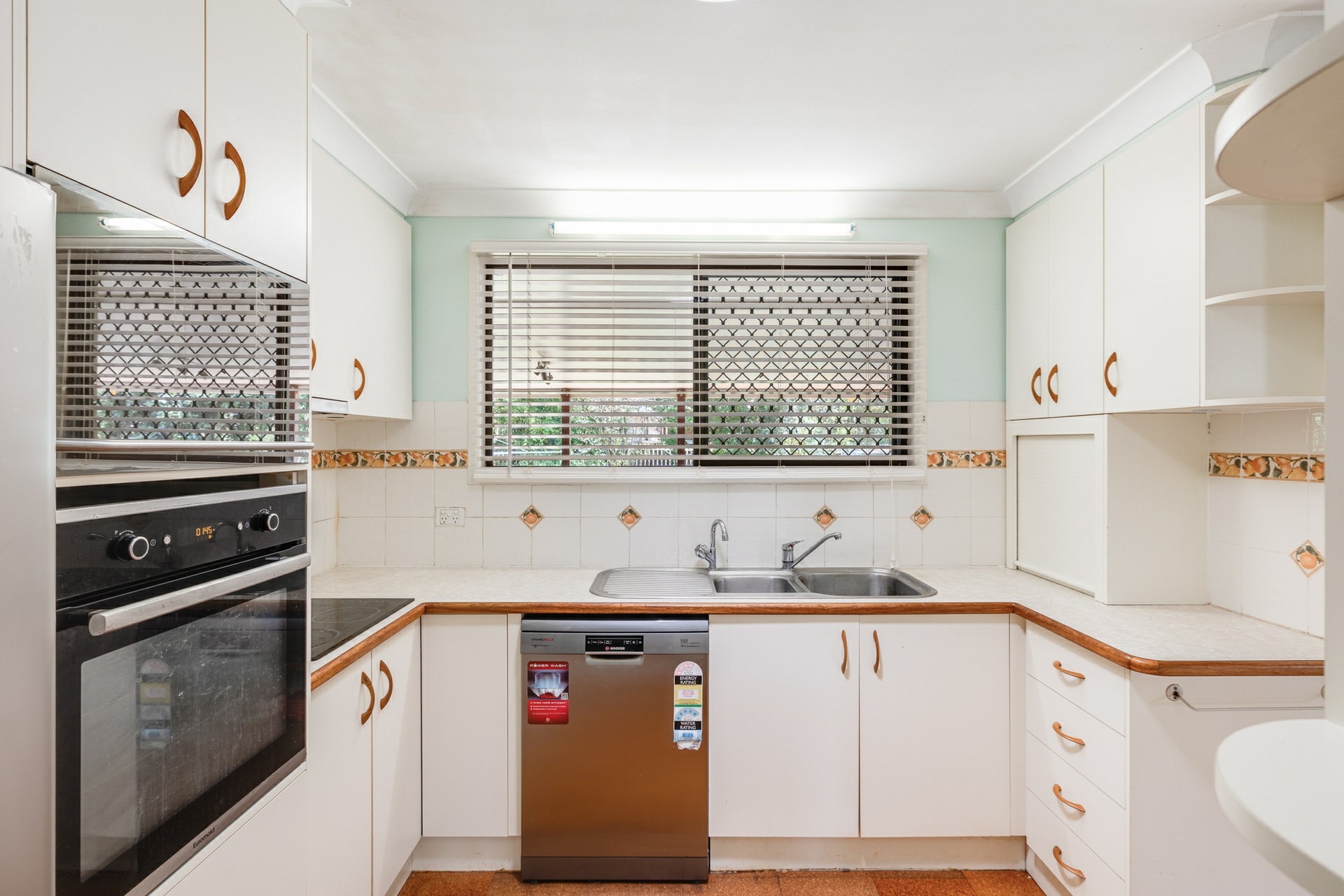 15 Ludlow Court — photo 4 of 22