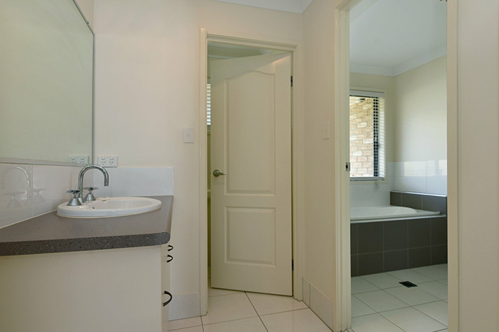 24 Tea Tree Court — photo 7 of 12