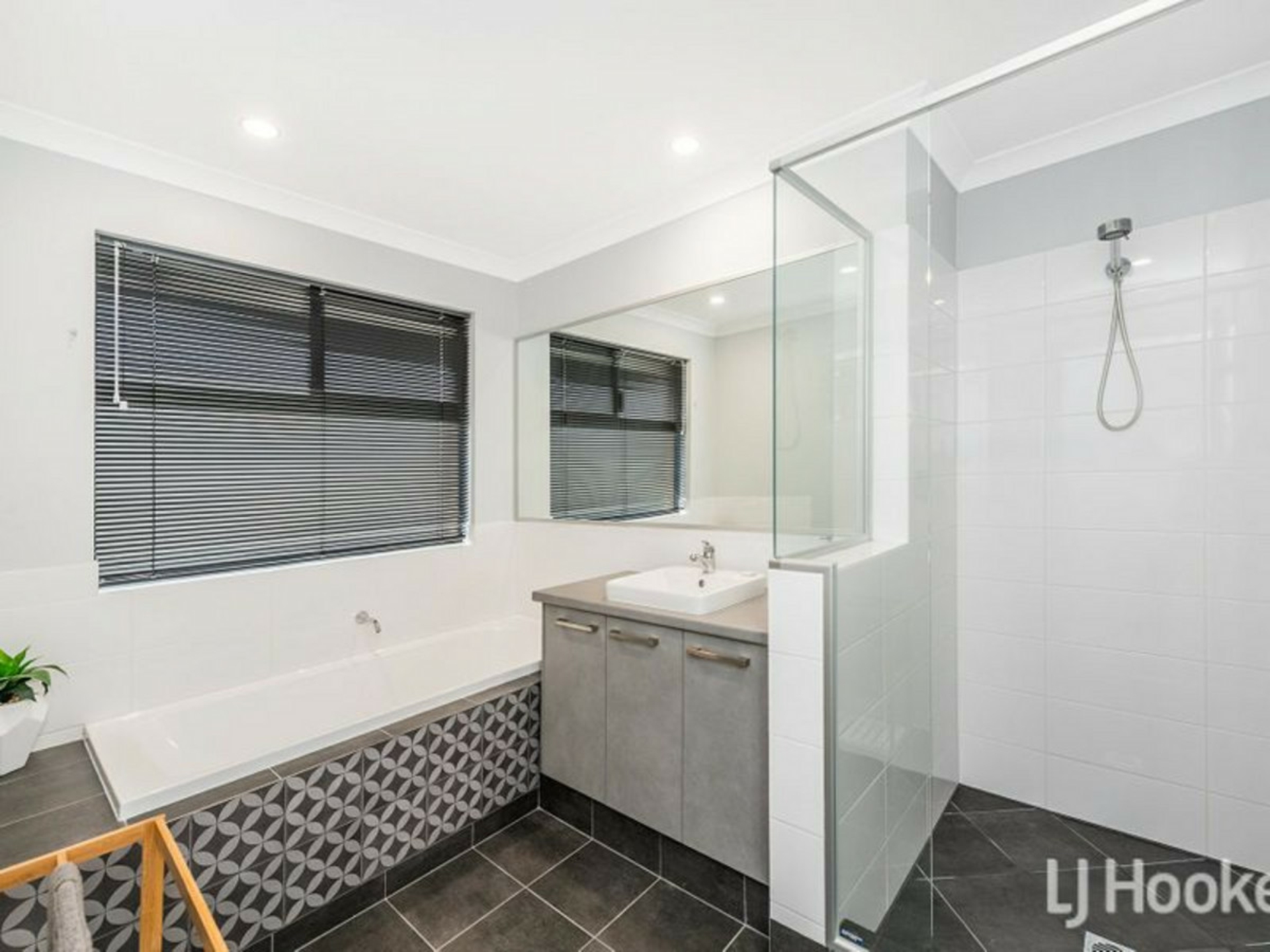 25 Melaleuca Drive, COLLEGE GROVE