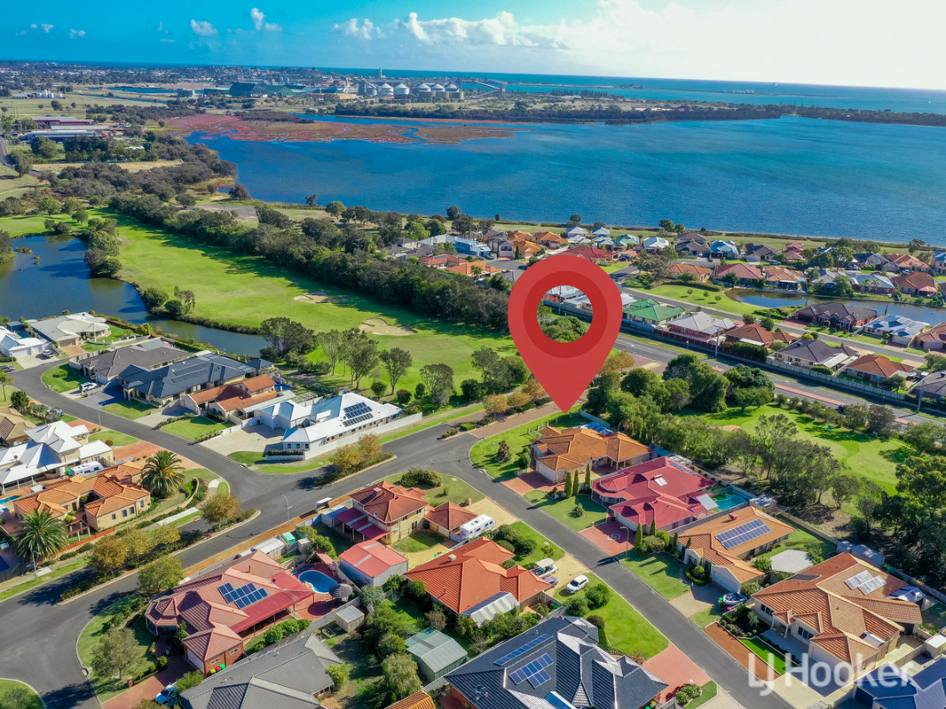 2 Birkdale Place, PELICAN POINT