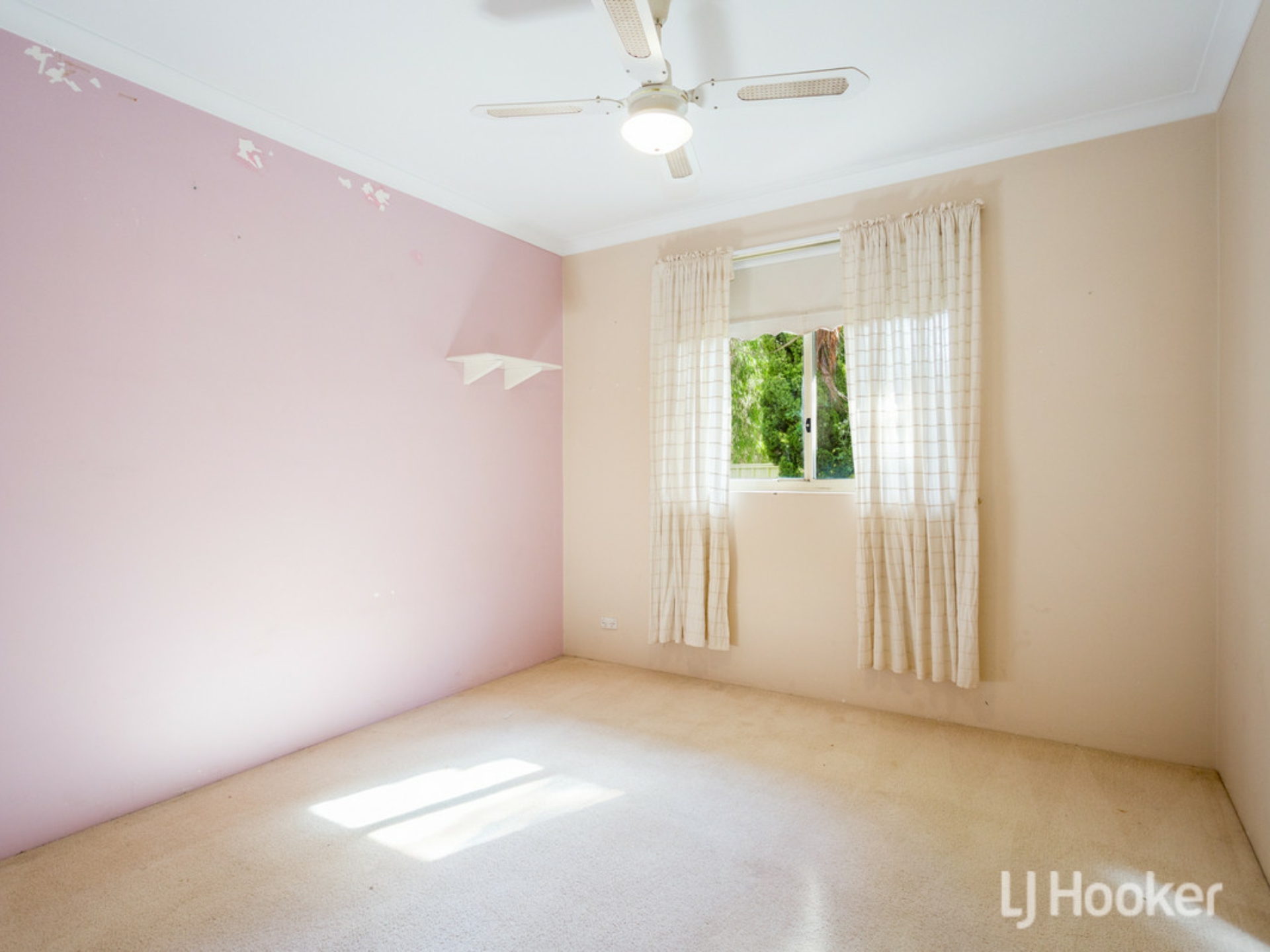2 Birkdale Place, PELICAN POINT