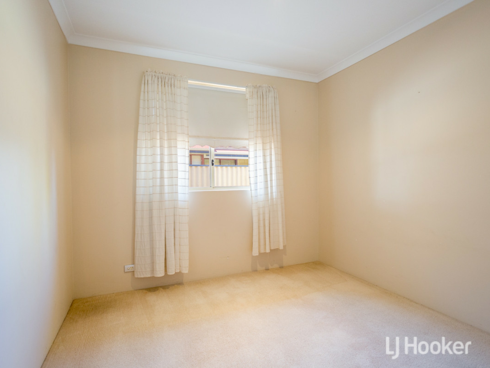 2 Birkdale Place, PELICAN POINT