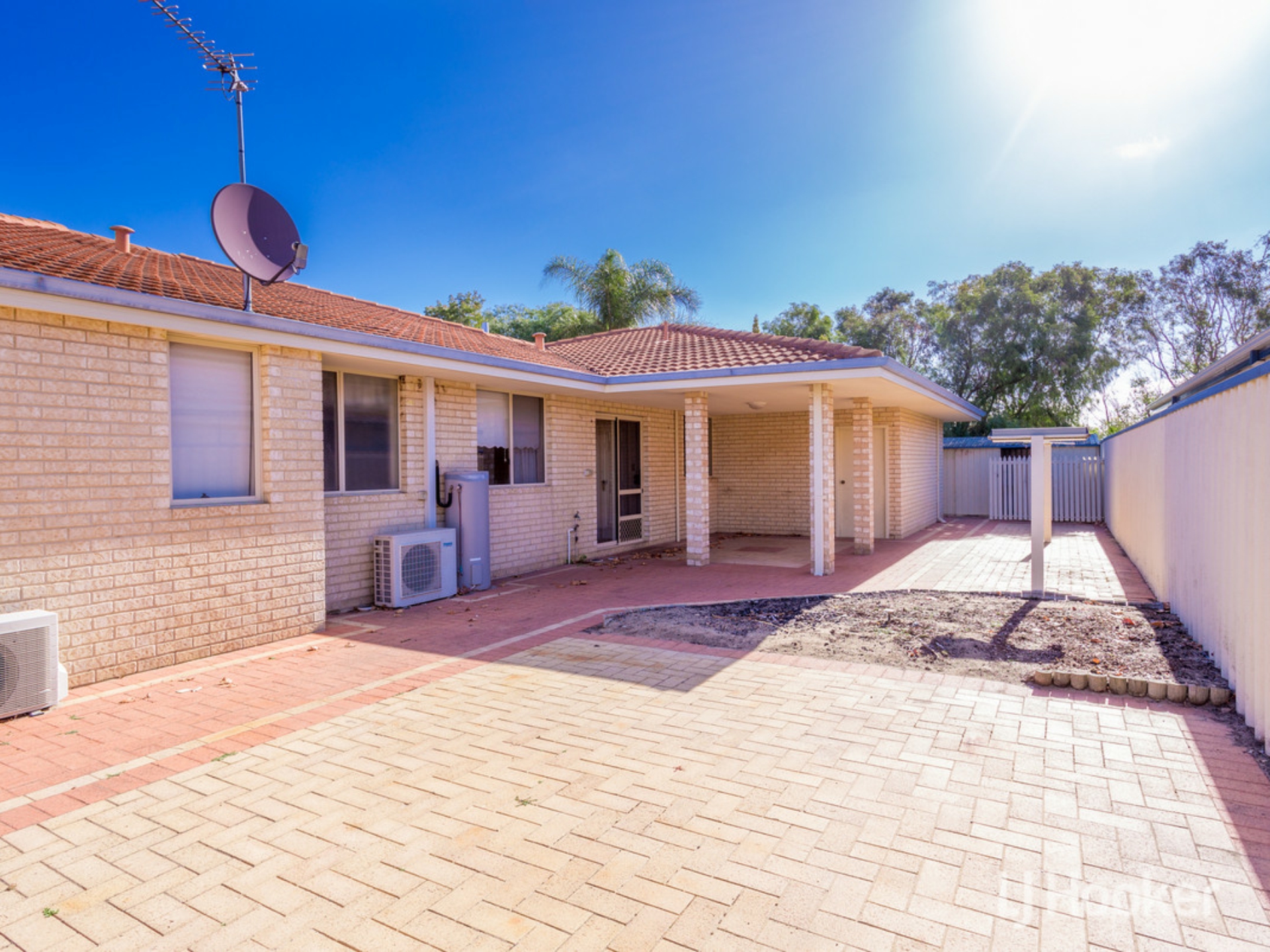 2 Birkdale Place, PELICAN POINT