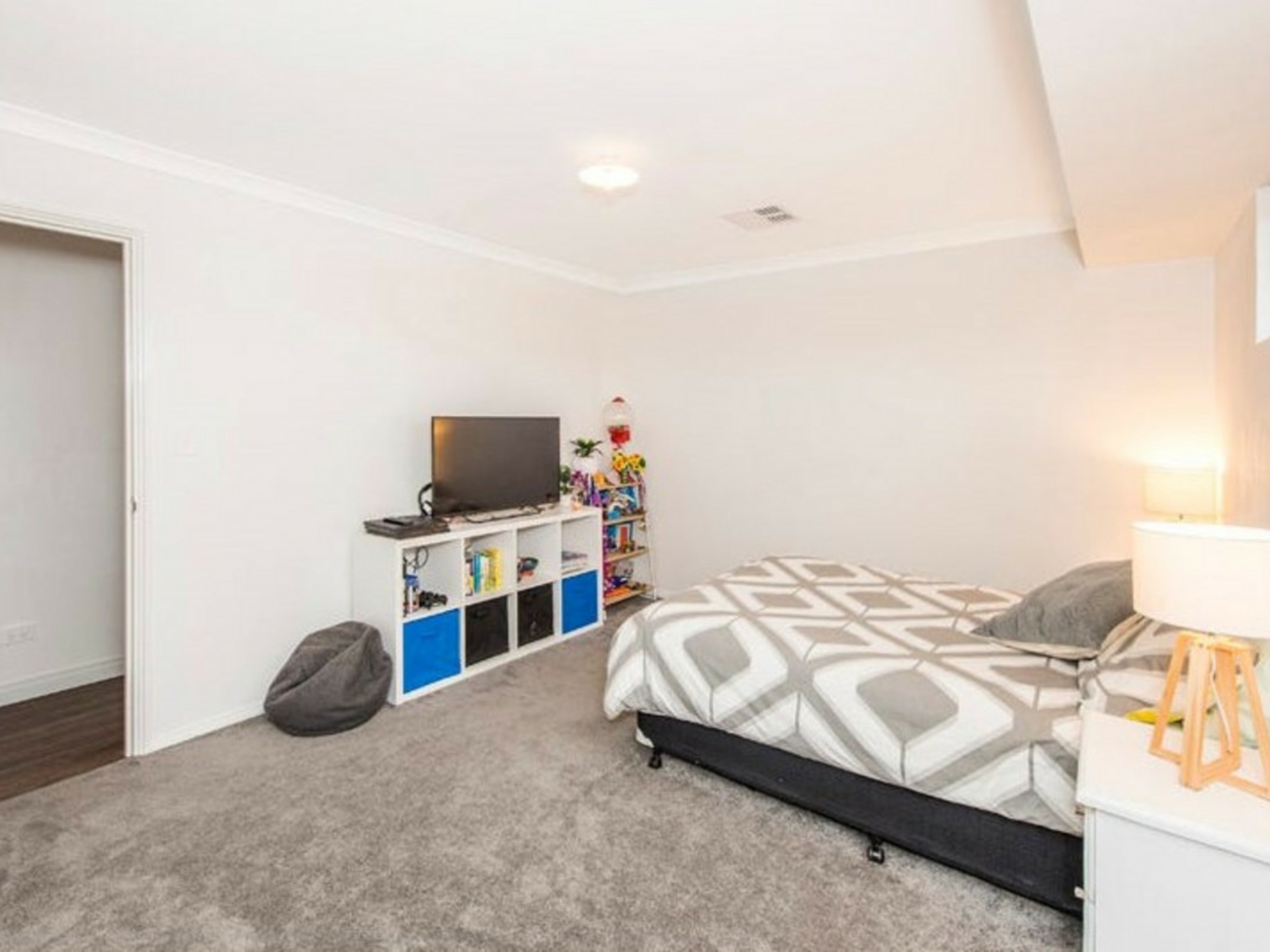 213 Braidwood Drive, AUSTRALIND