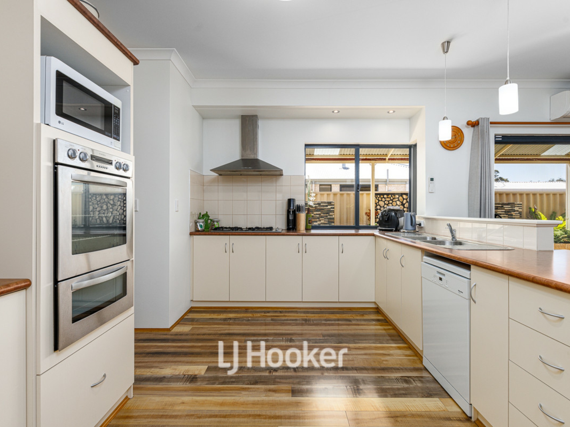 10 Avon Gardens, MILLBRIDGE