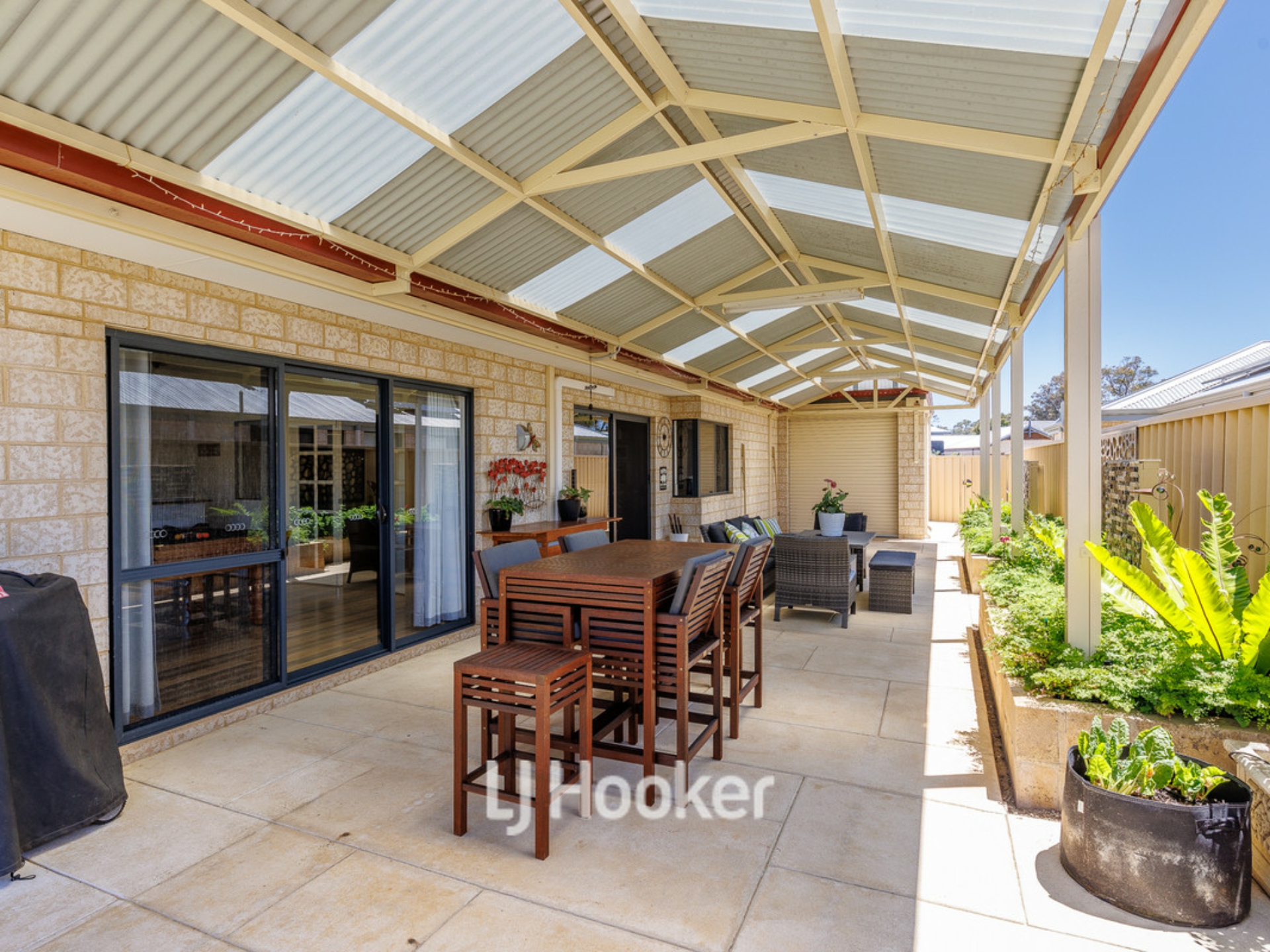 10 Avon Gardens, MILLBRIDGE