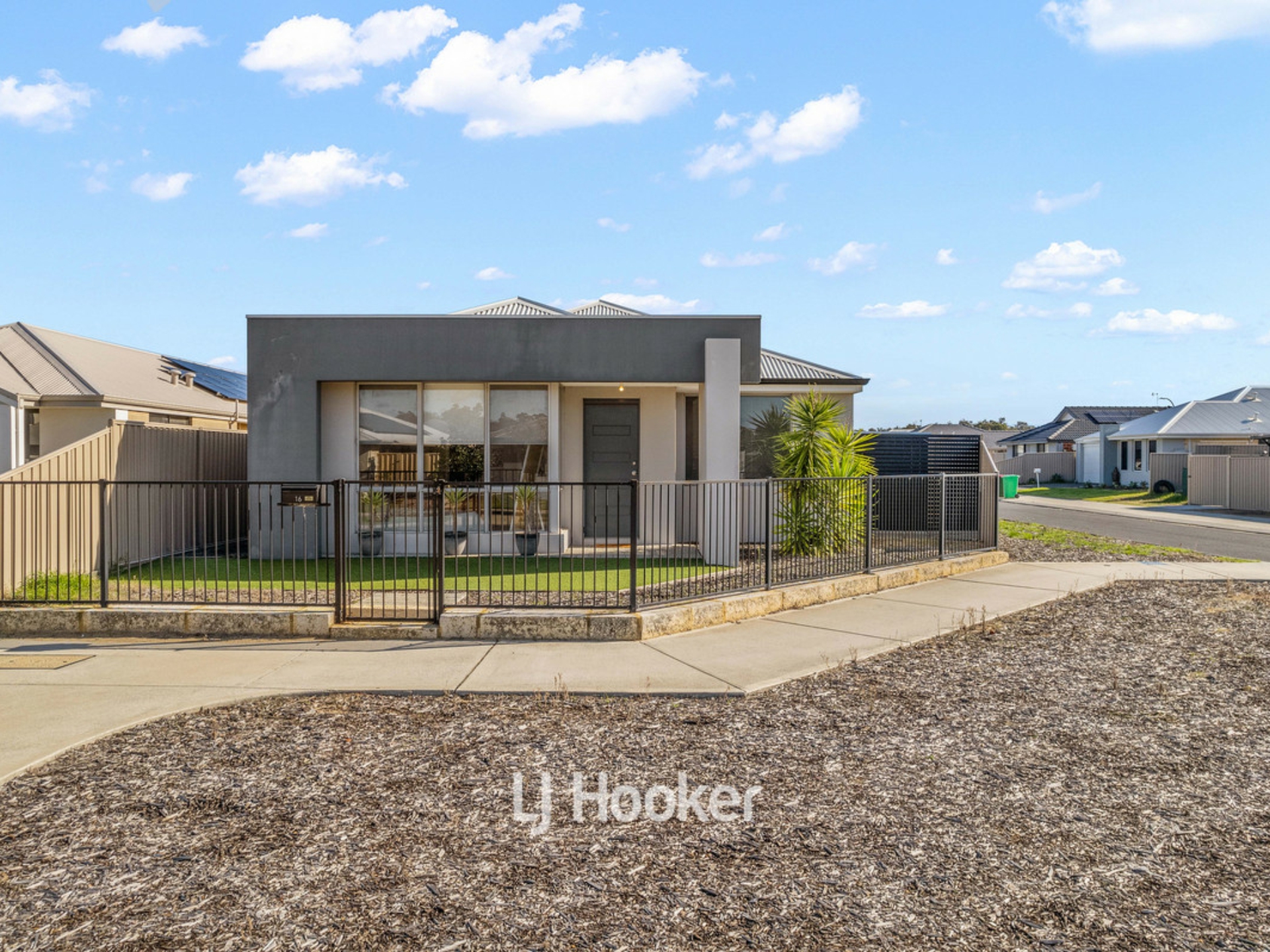 16 Tiffany Centre, Dalyellup