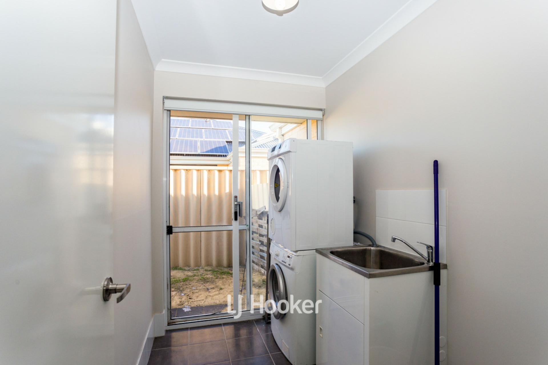 22 Hazelgrove Crescent, MILLBRIDGE