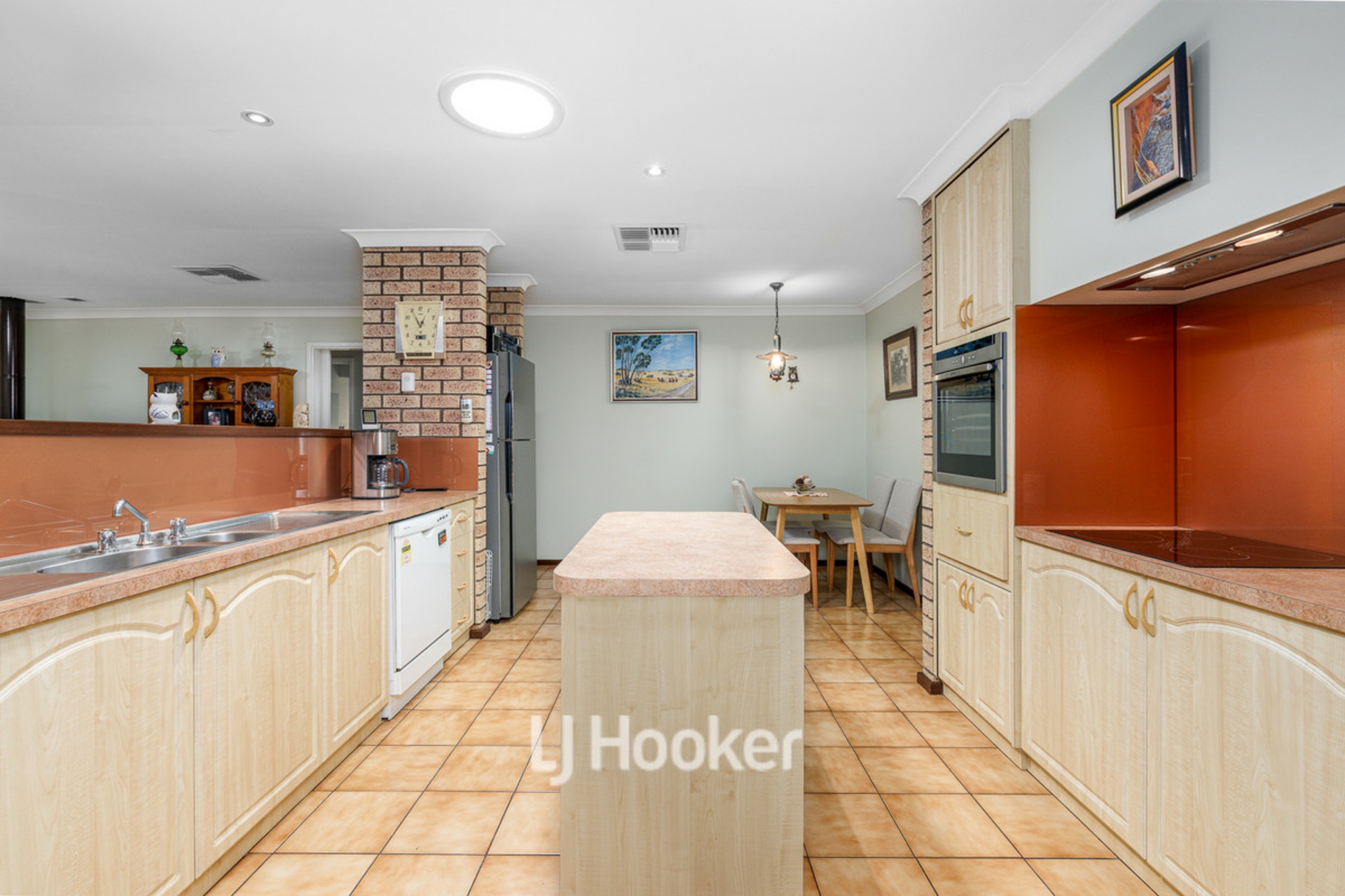 62 Quambi Drive, STRATHAM