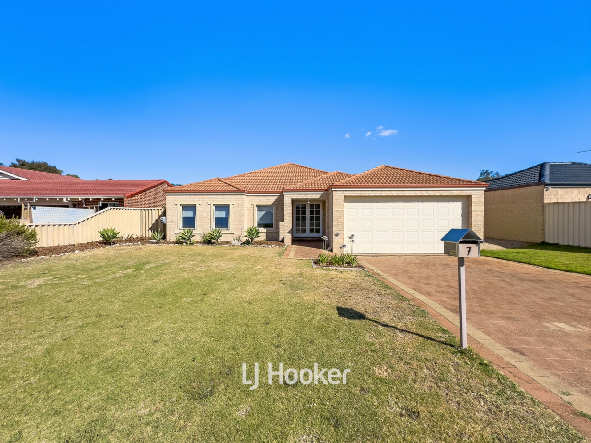 7 Pickworth Retreat, PELICAN POINT