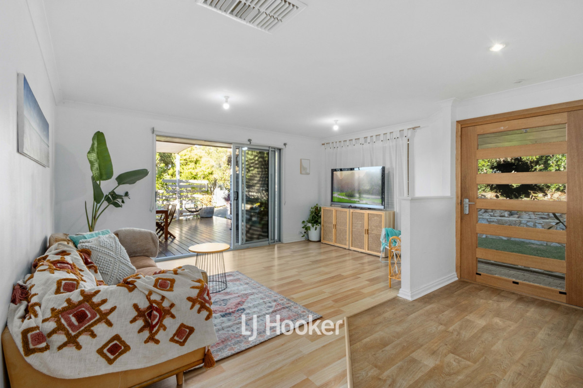 2 Regents Place, COLLEGE GROVE