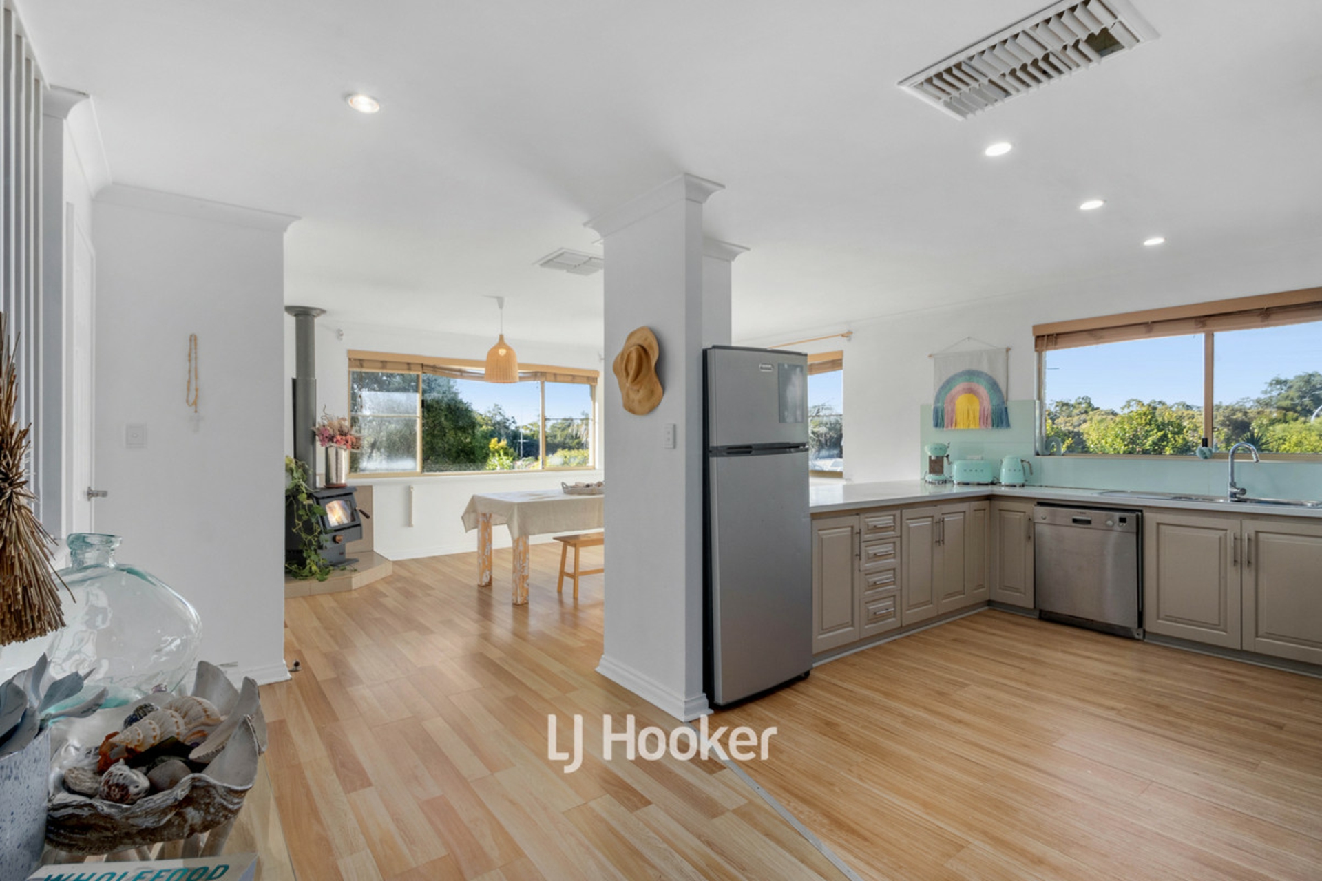 2 Regents Place, COLLEGE GROVE