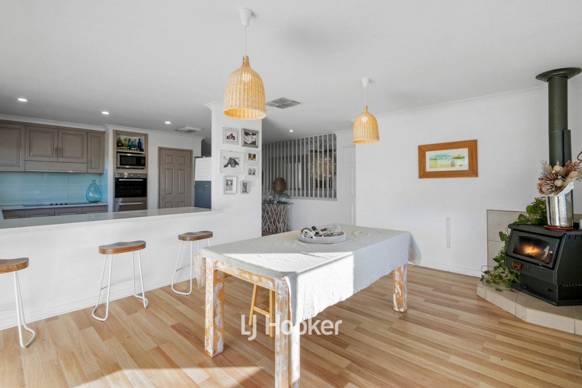 2 Regents Place, COLLEGE GROVE