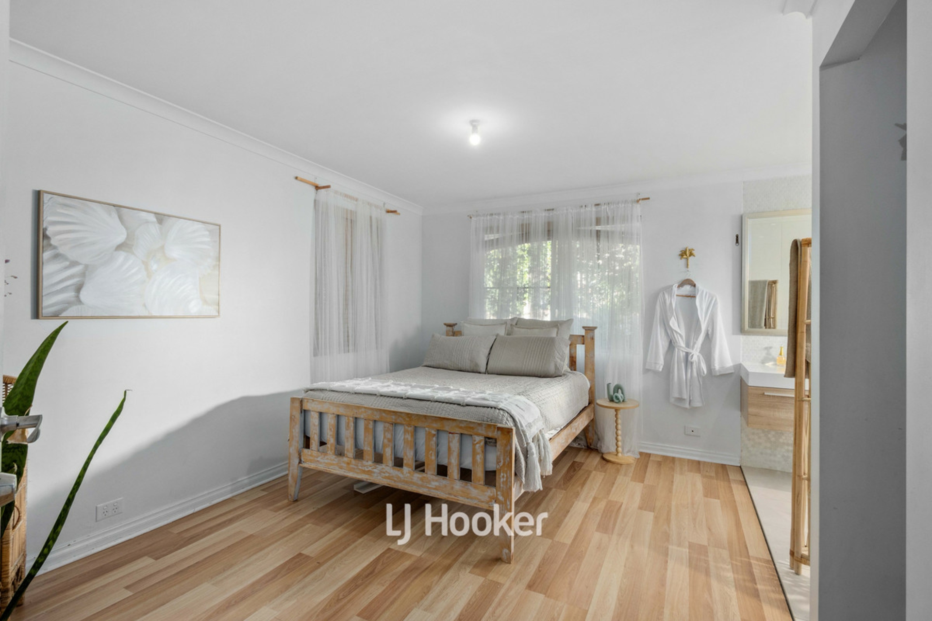 2 Regents Place, COLLEGE GROVE