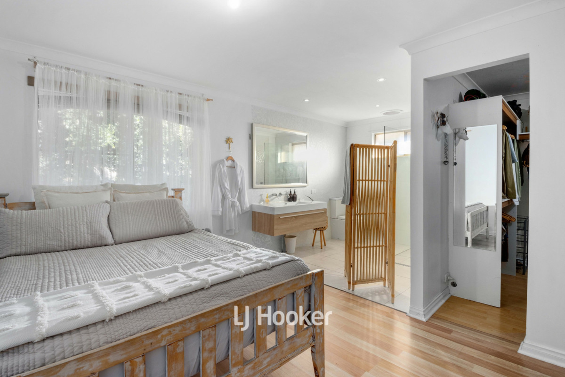 2 Regents Place, COLLEGE GROVE