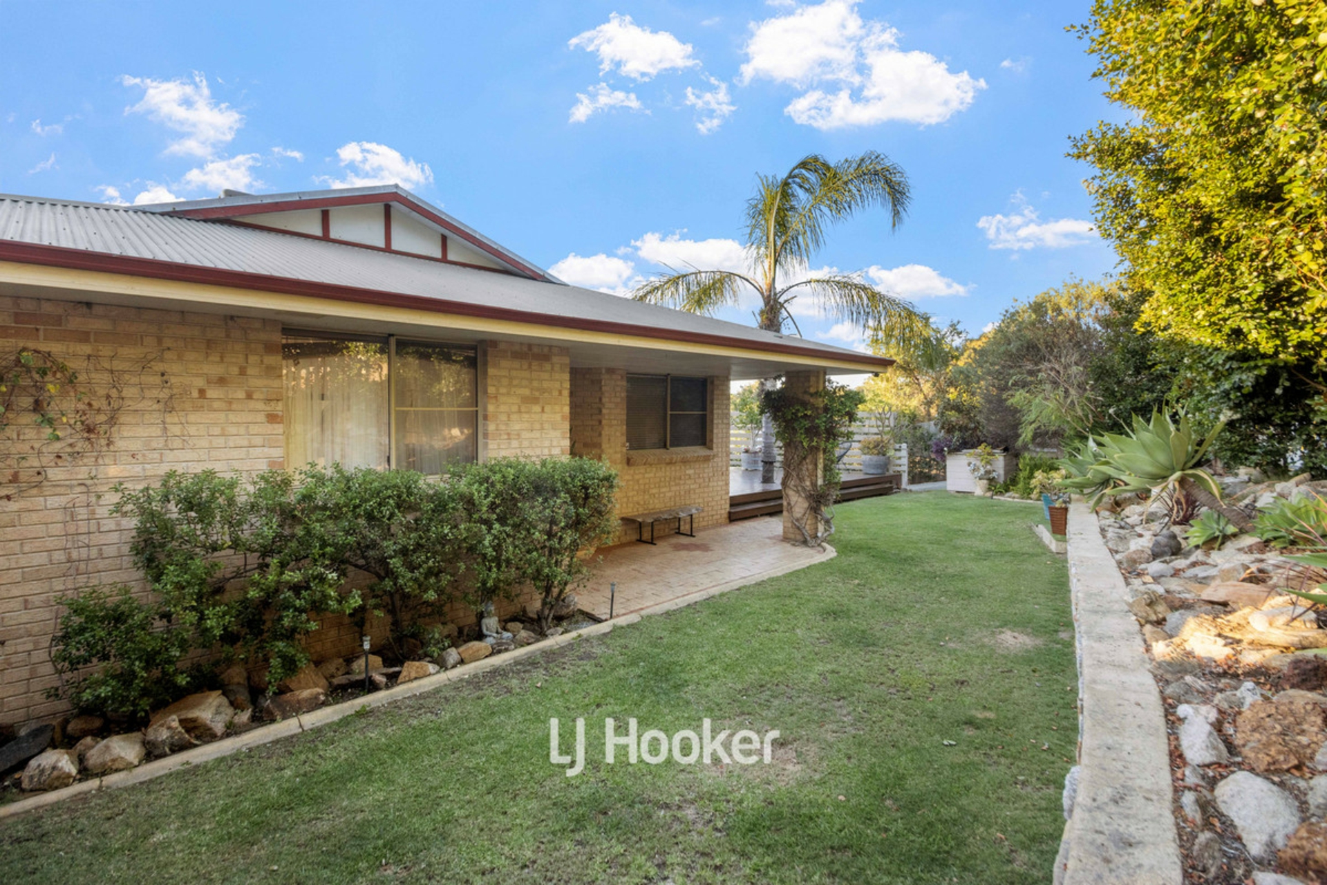 2 Regents Place, COLLEGE GROVE