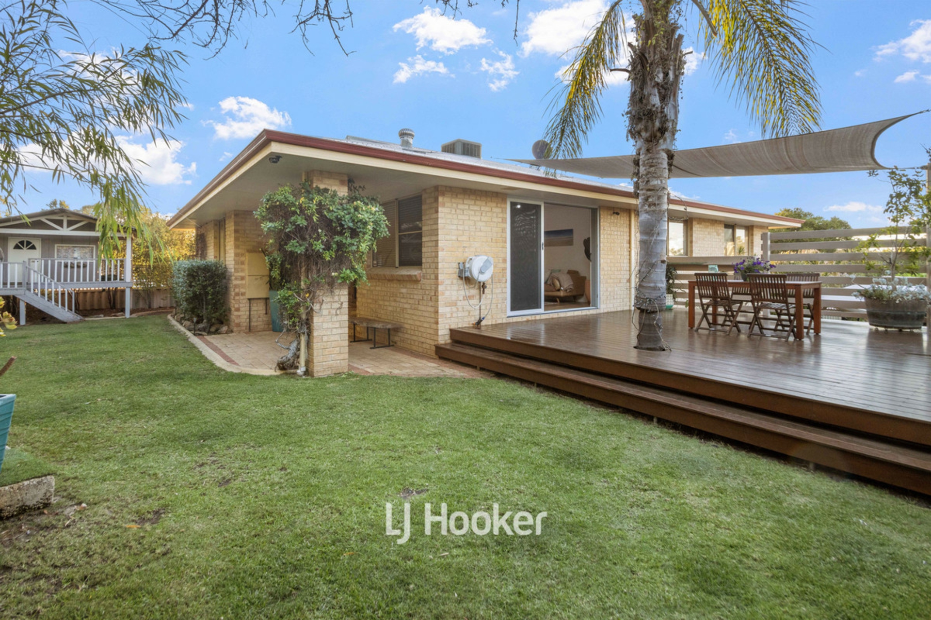 2 Regents Place, COLLEGE GROVE