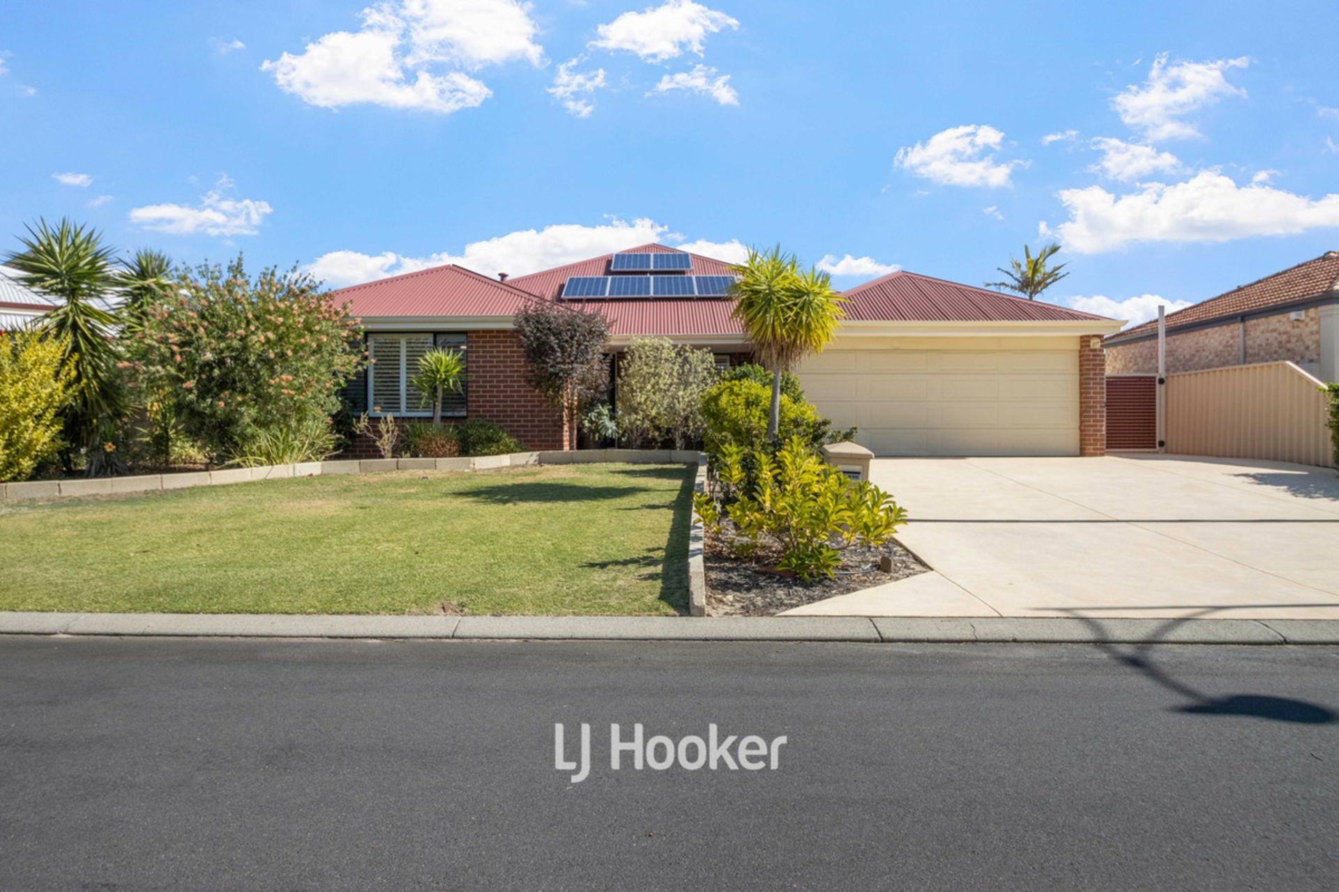 8 Avon Gardens, MILLBRIDGE