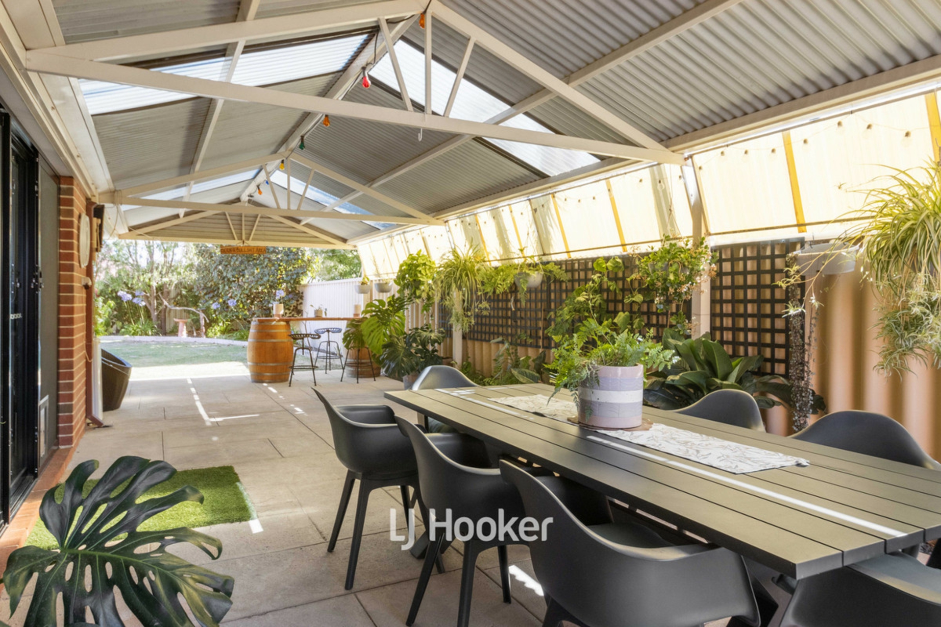 8 Avon Gardens, MILLBRIDGE