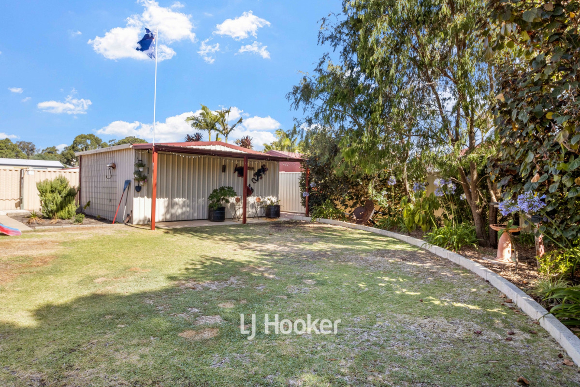 8 Avon Gardens, MILLBRIDGE