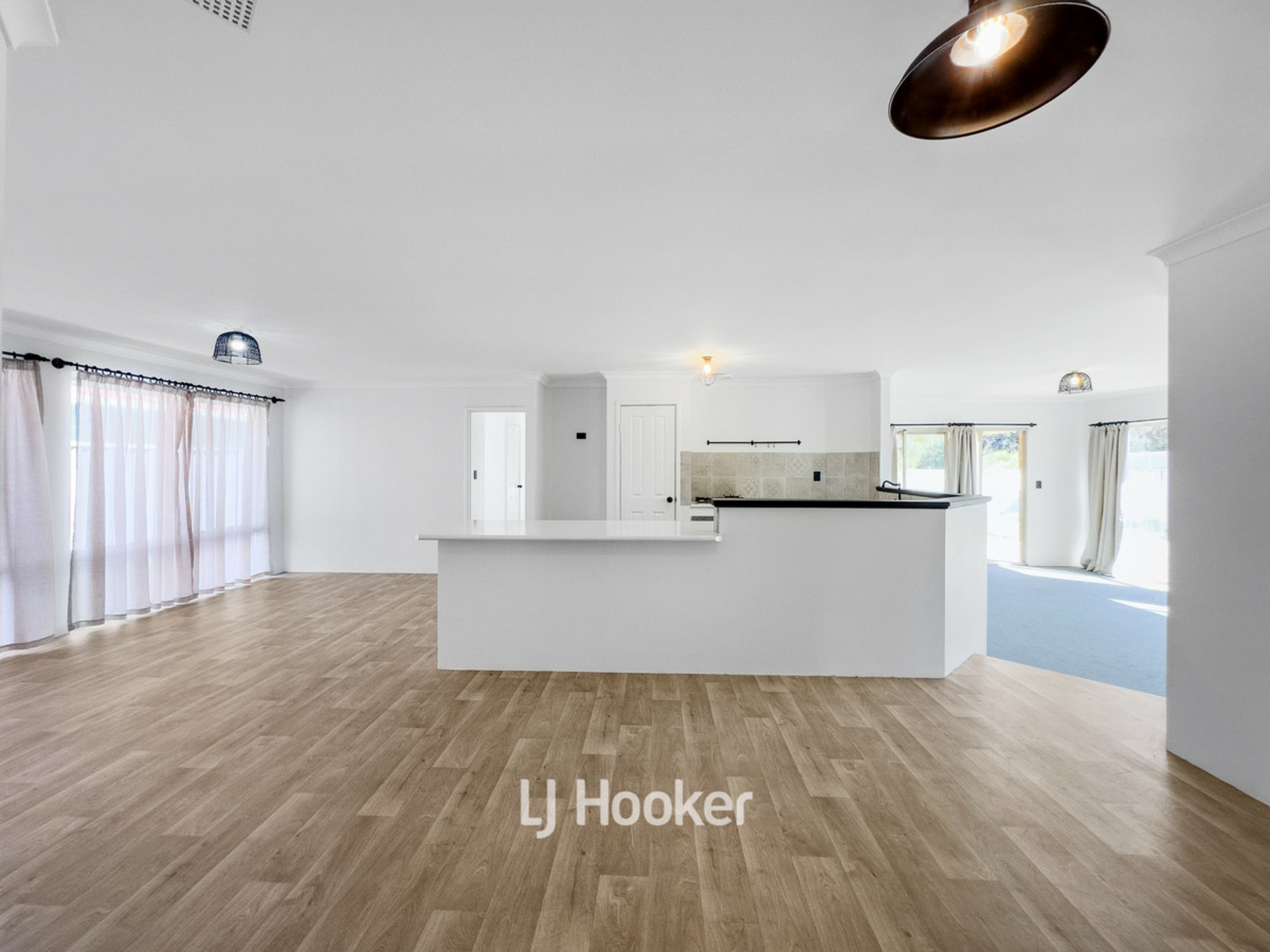 7 Pickworth Retreat, PELICAN POINT