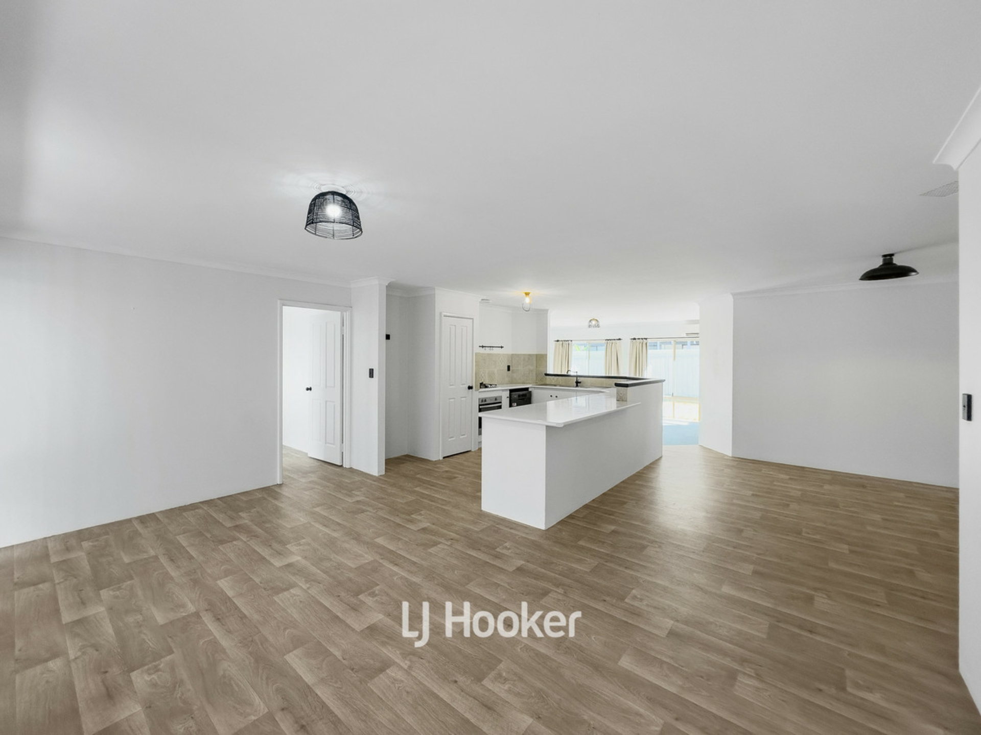 7 Pickworth Retreat, PELICAN POINT