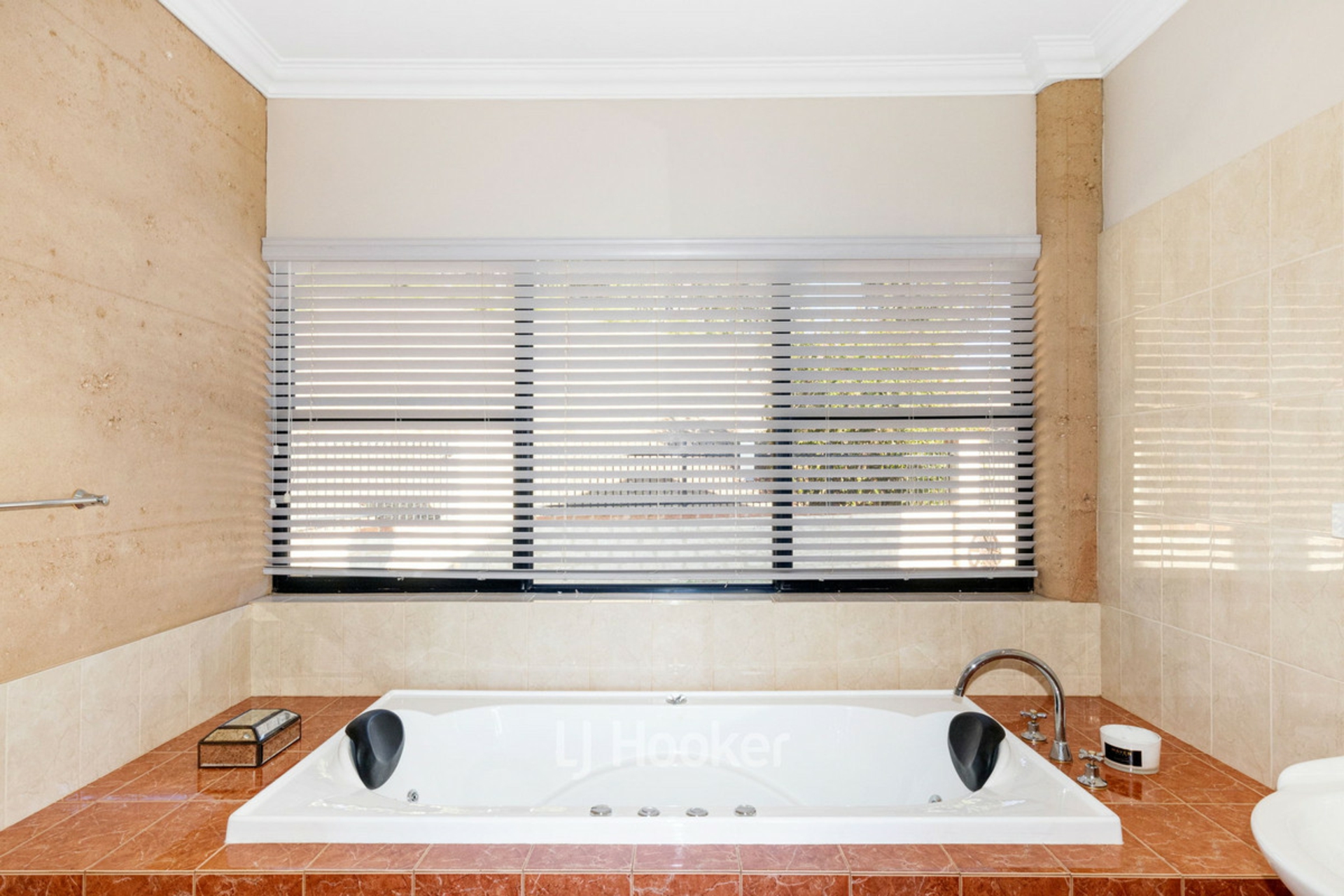 48 Woodley Heights, WAROONA