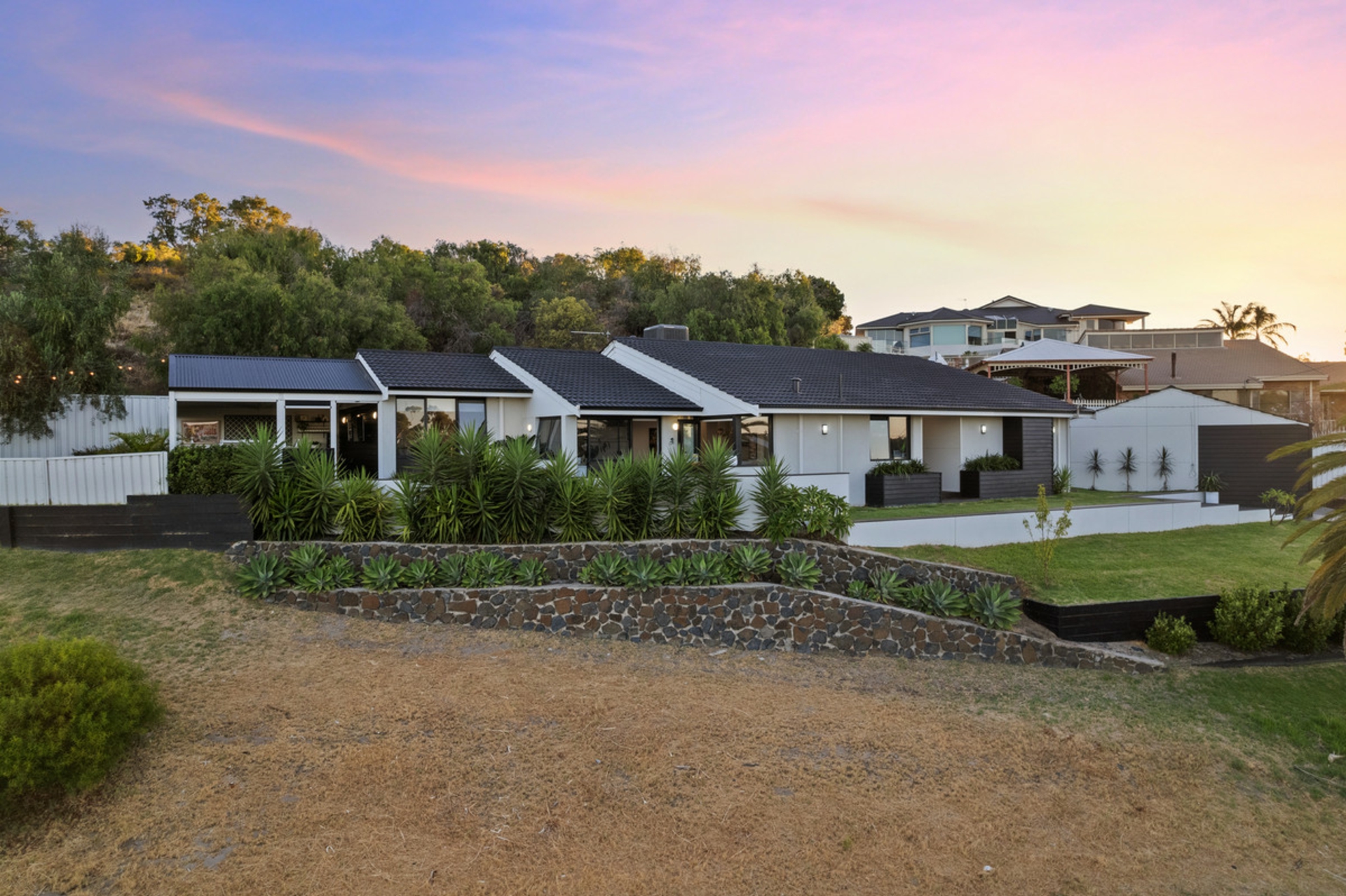 21 Elizabeth Crescent, SOUTH BUNBURY