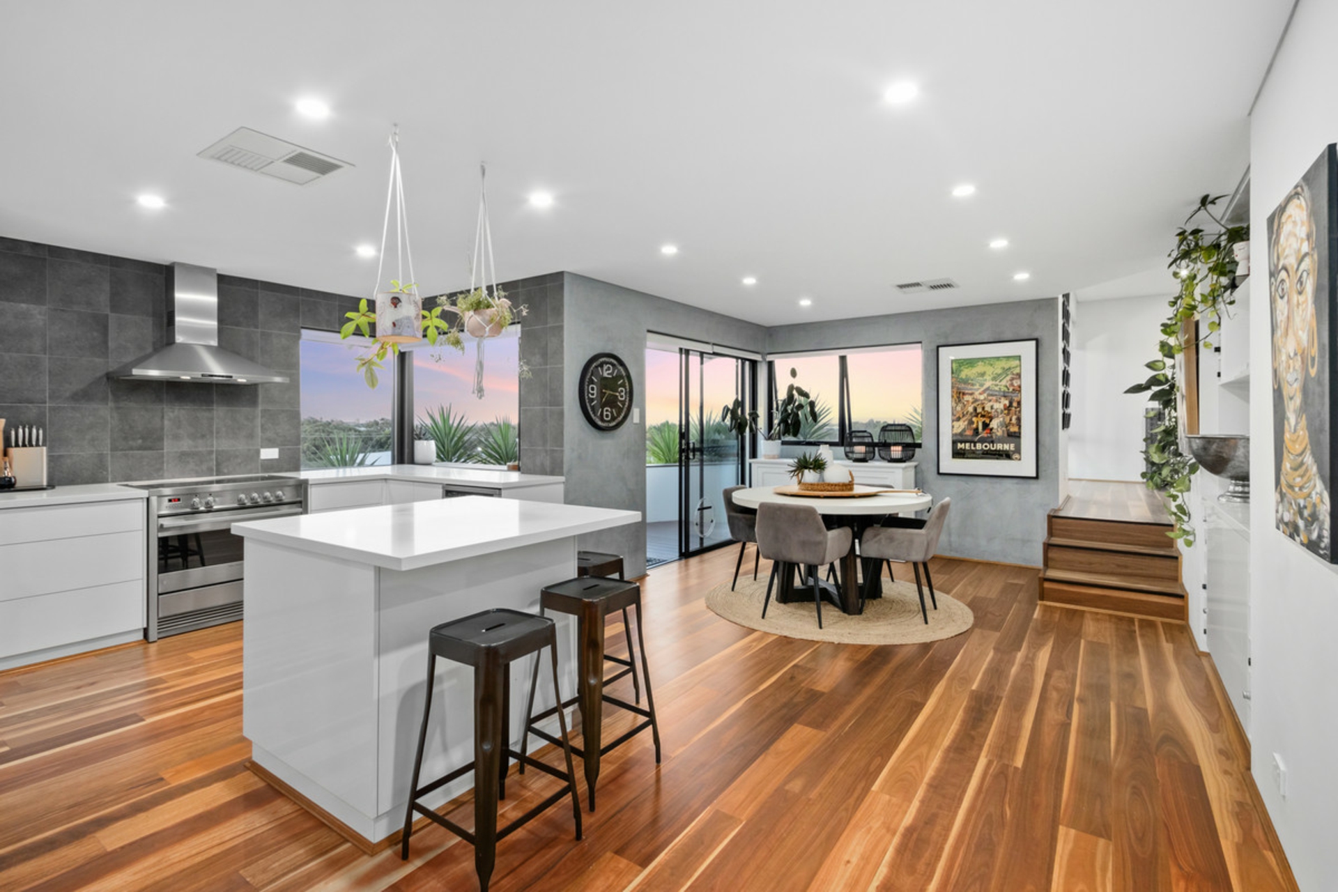 21 Elizabeth Crescent, SOUTH BUNBURY