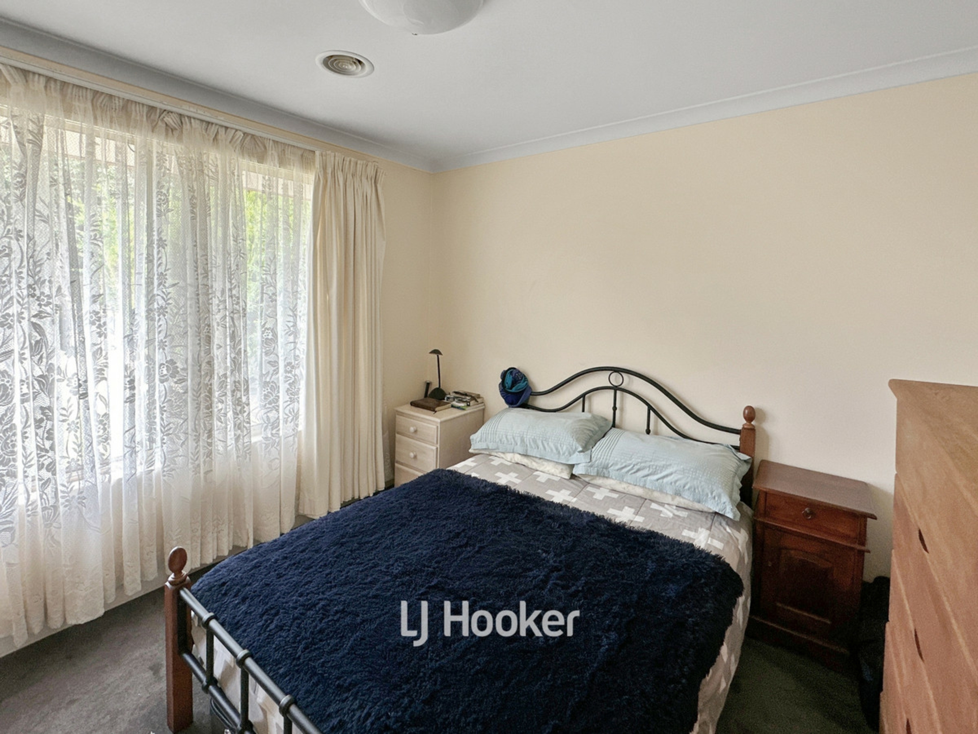 21 St Peters Green, COLLEGE GROVE