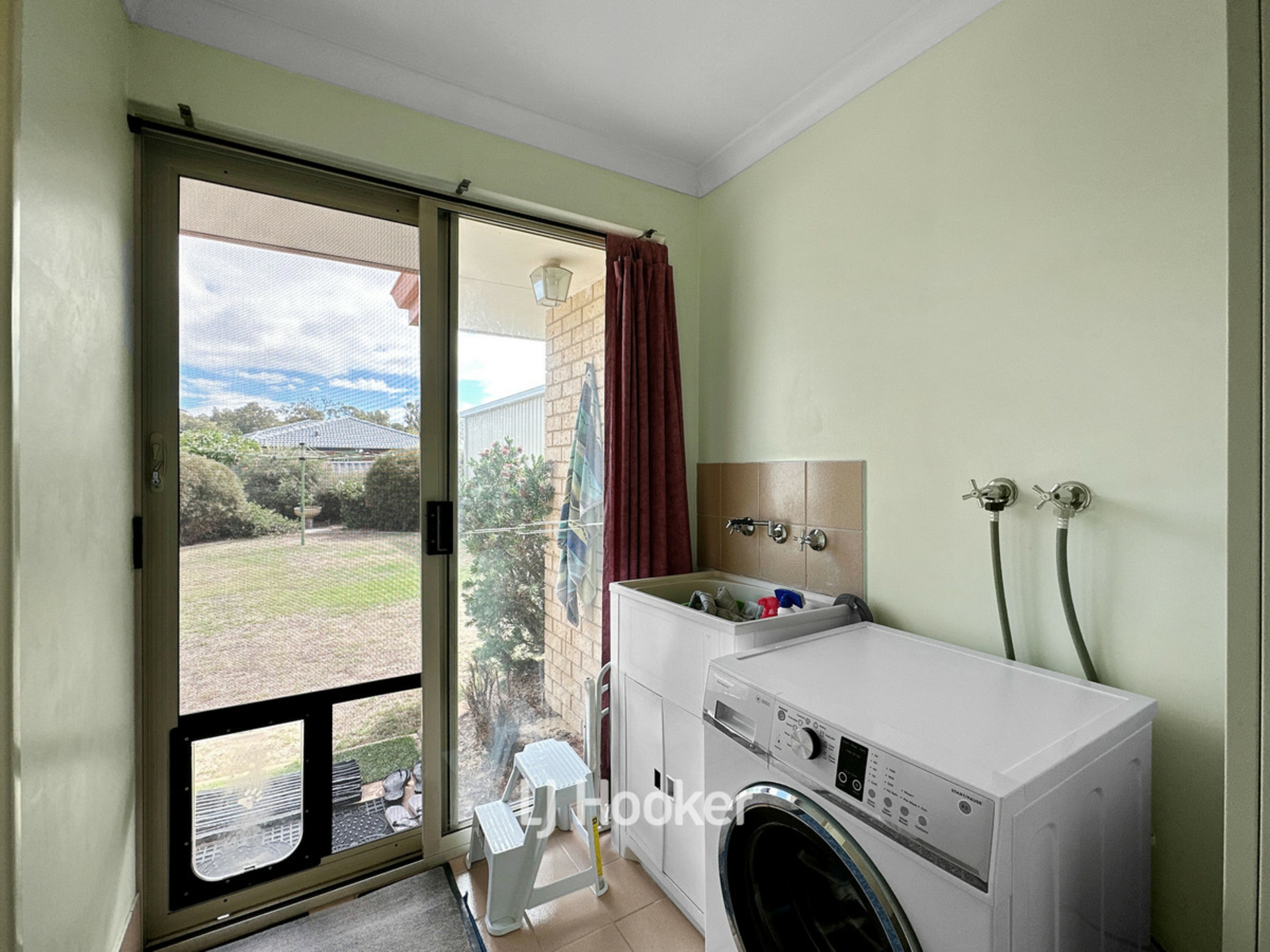 21 St Peters Green, COLLEGE GROVE