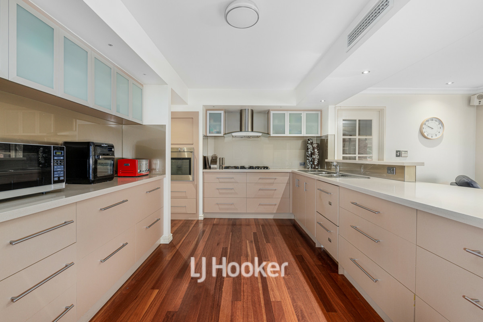 8 Cadell View, MILLBRIDGE