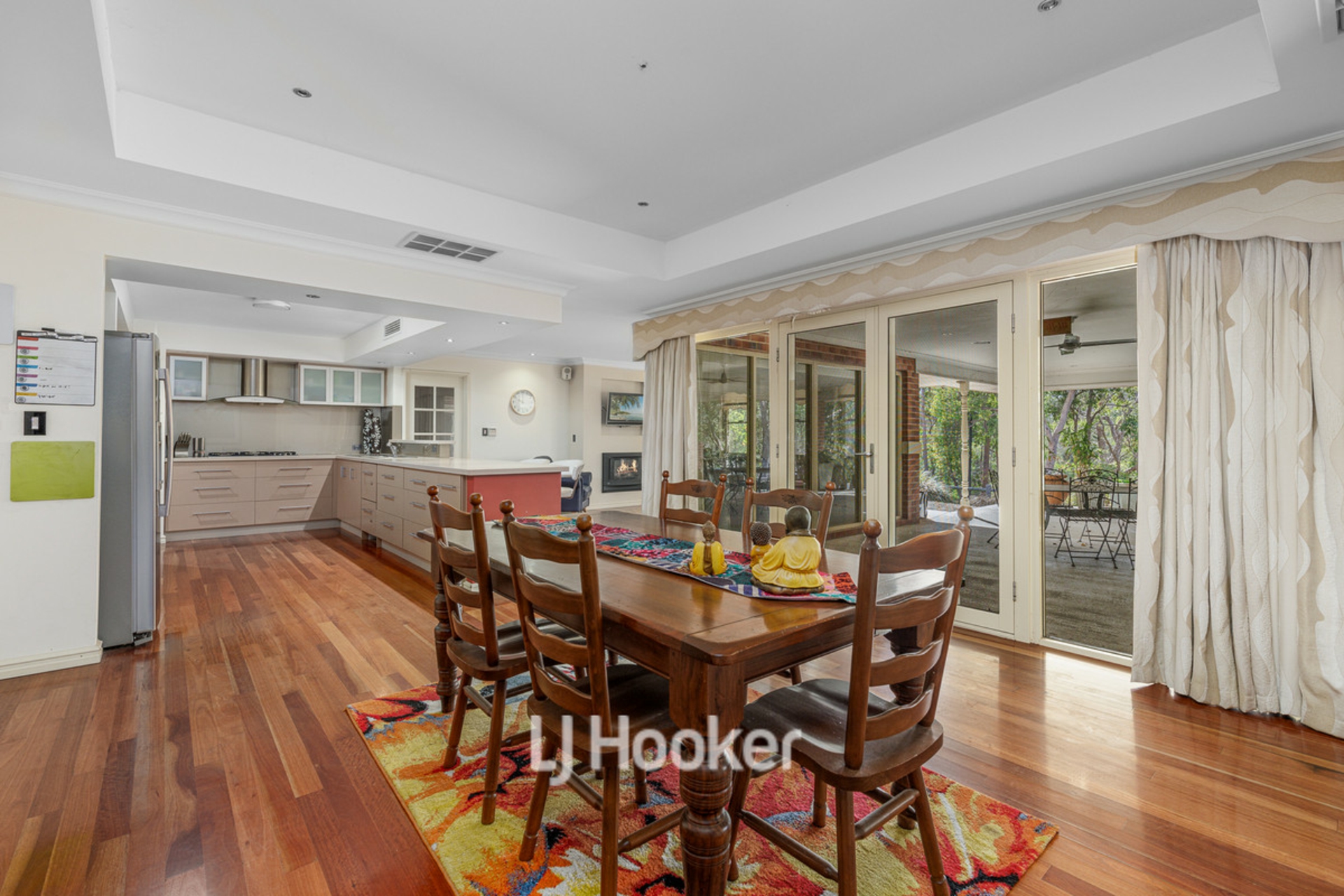 8 Cadell View, MILLBRIDGE