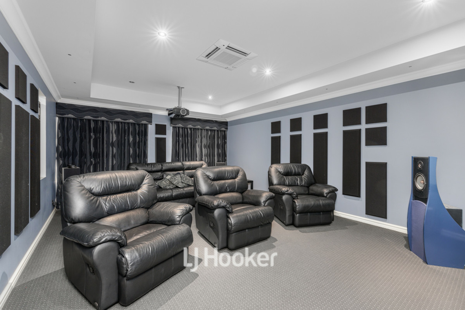 8 Cadell View, MILLBRIDGE
