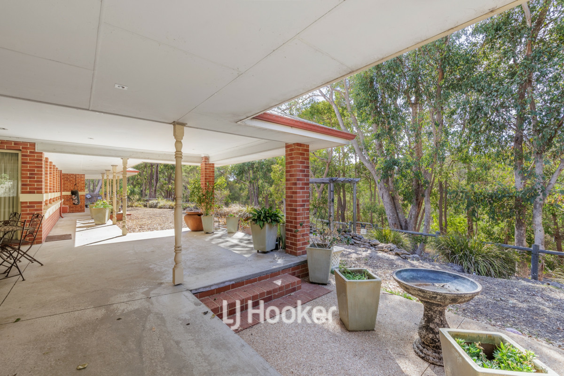 8 Cadell View, MILLBRIDGE