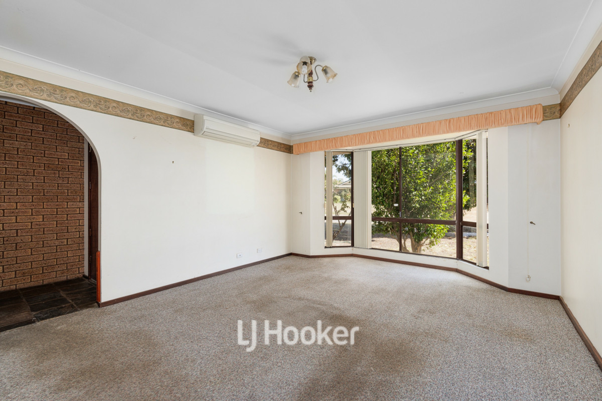 11 Young Close, Carey Park