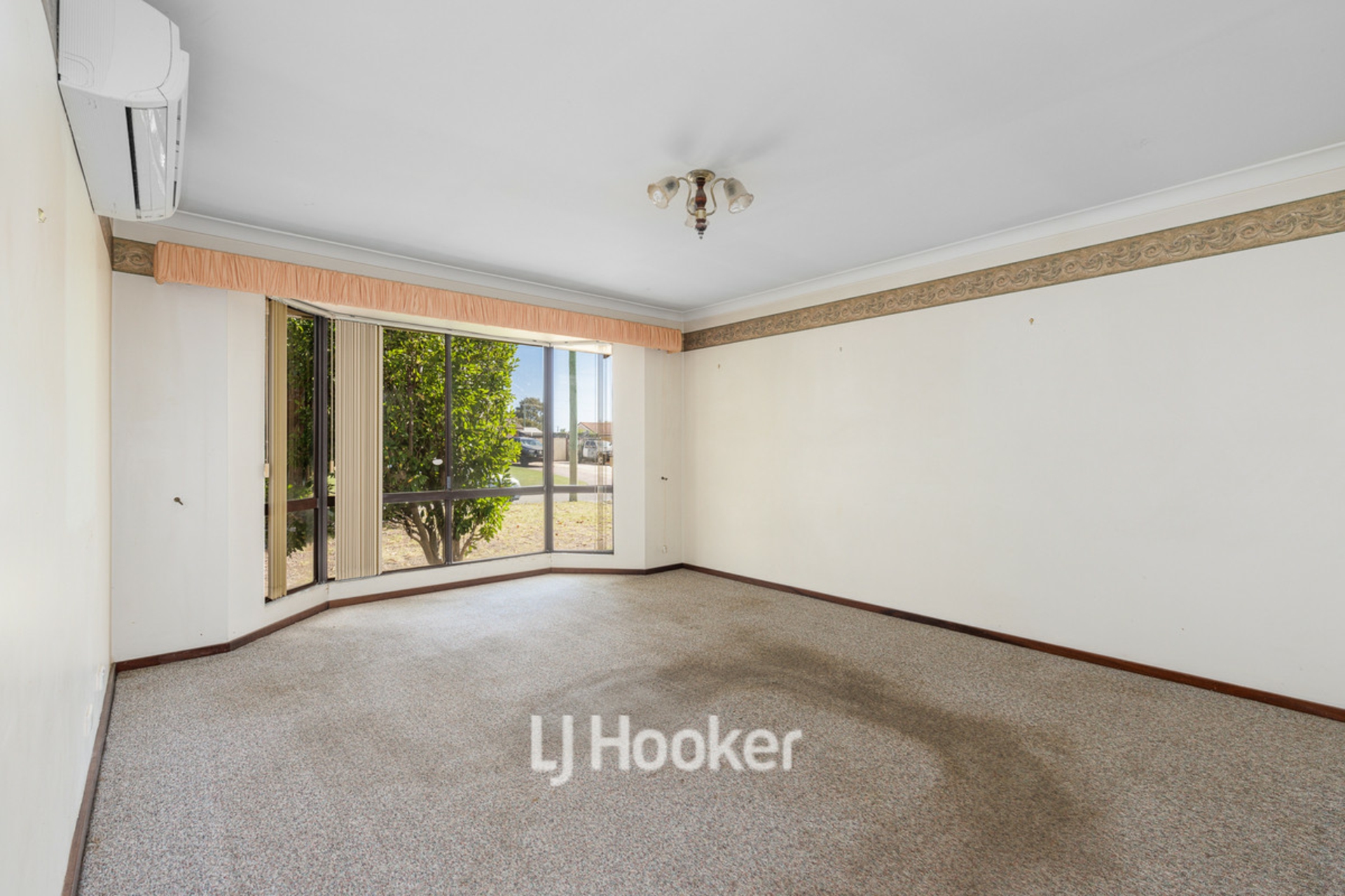 11 Young Close, Carey Park