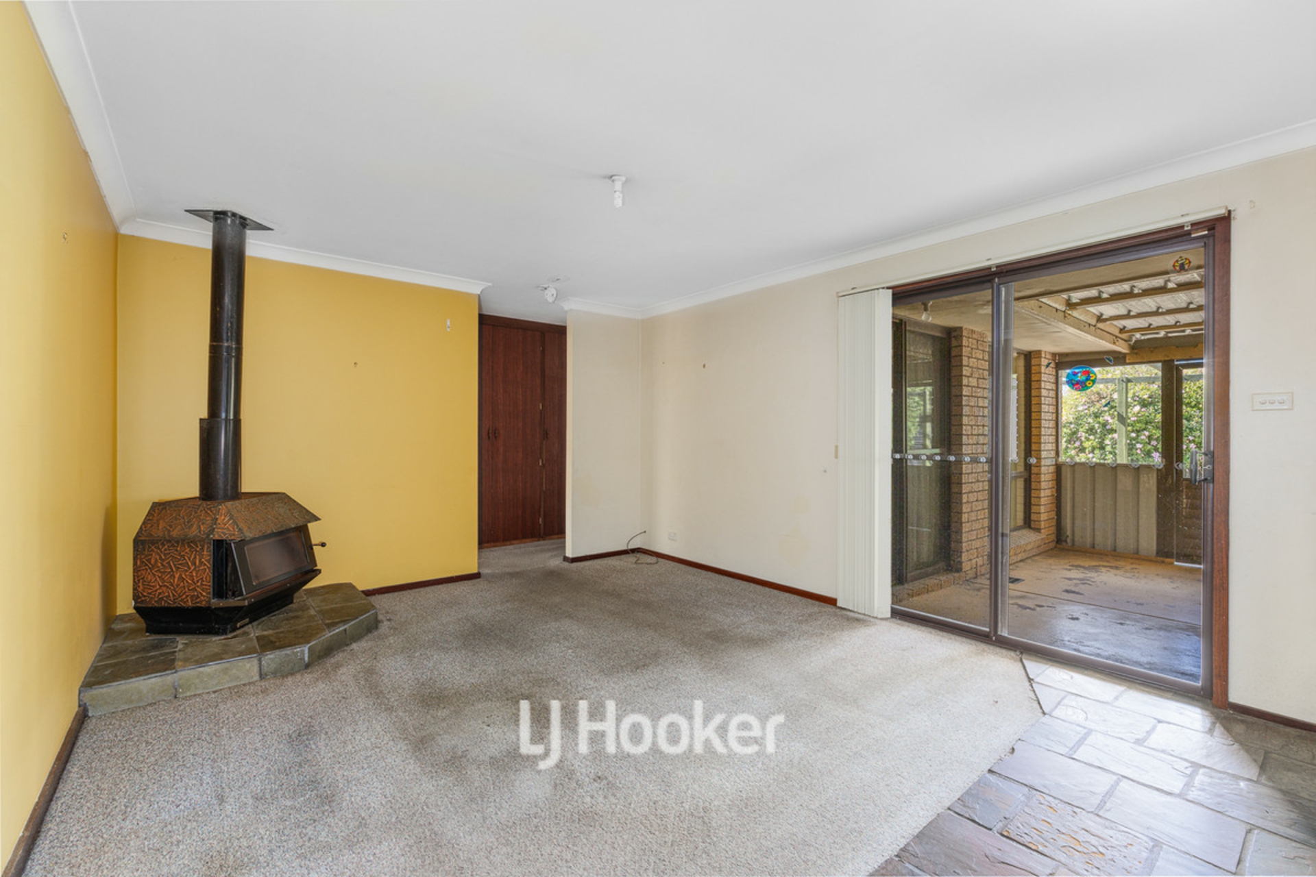 11 Young Close, Carey Park