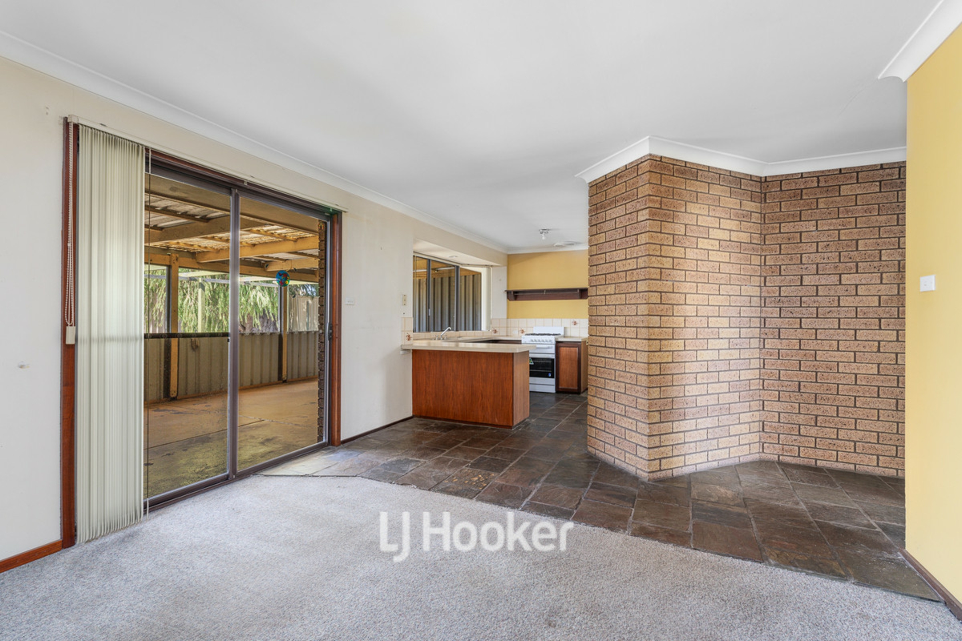 11 Young Close, Carey Park