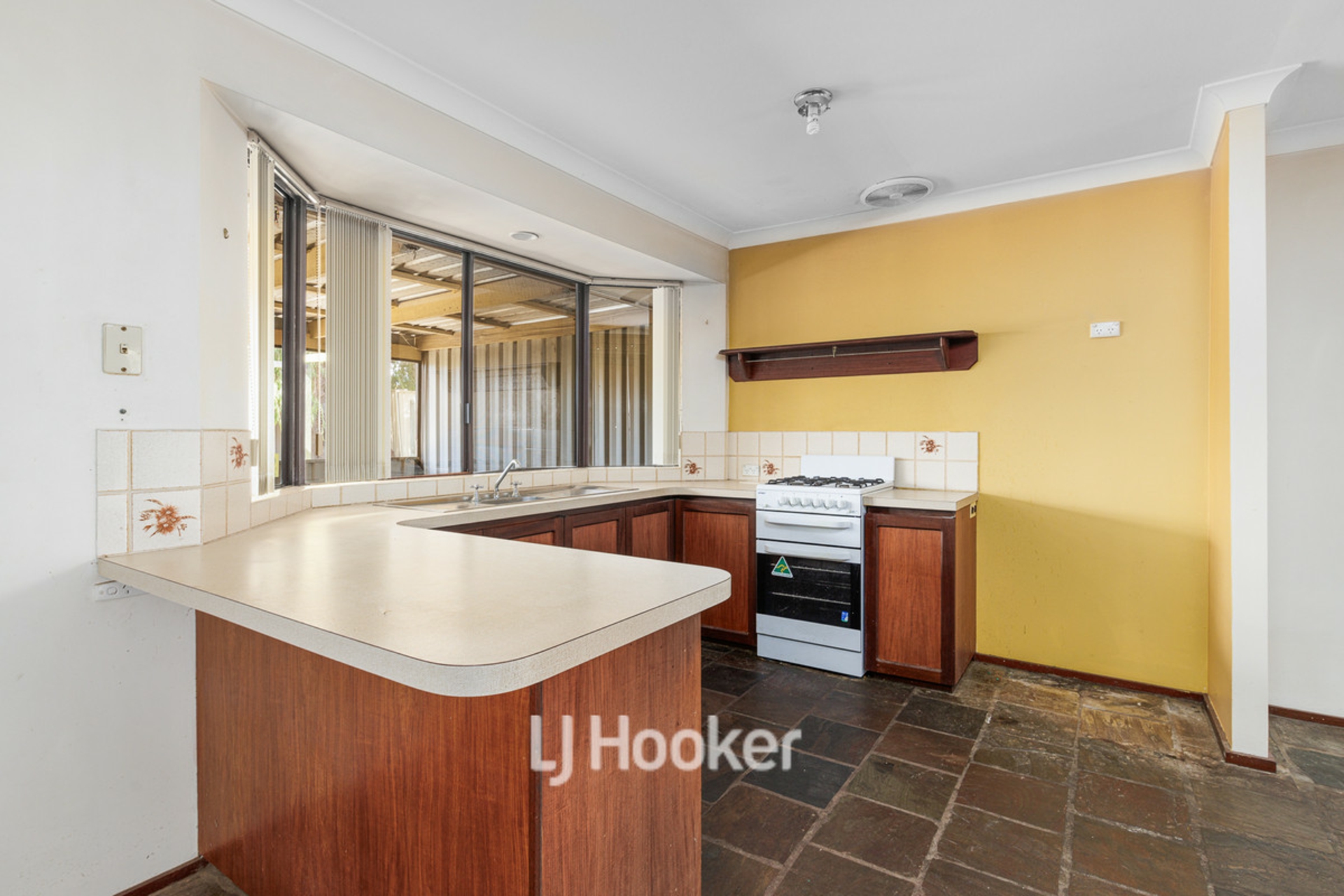 11 Young Close, Carey Park