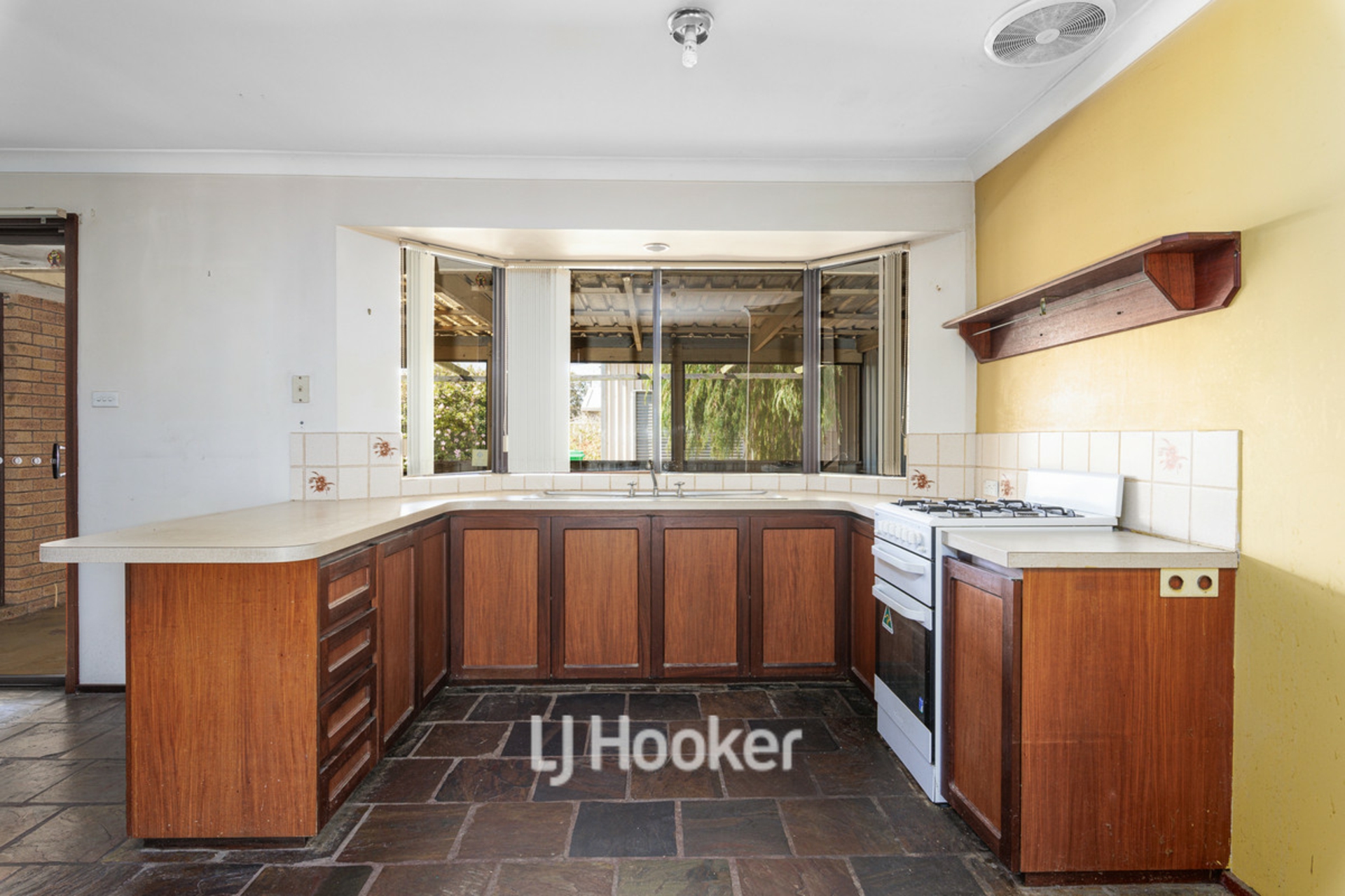 11 Young Close, Carey Park