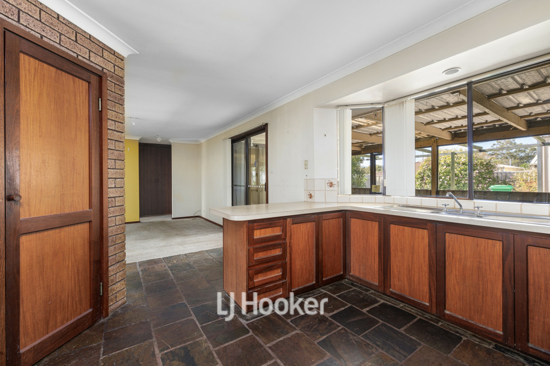 11 Young Close, Carey Park