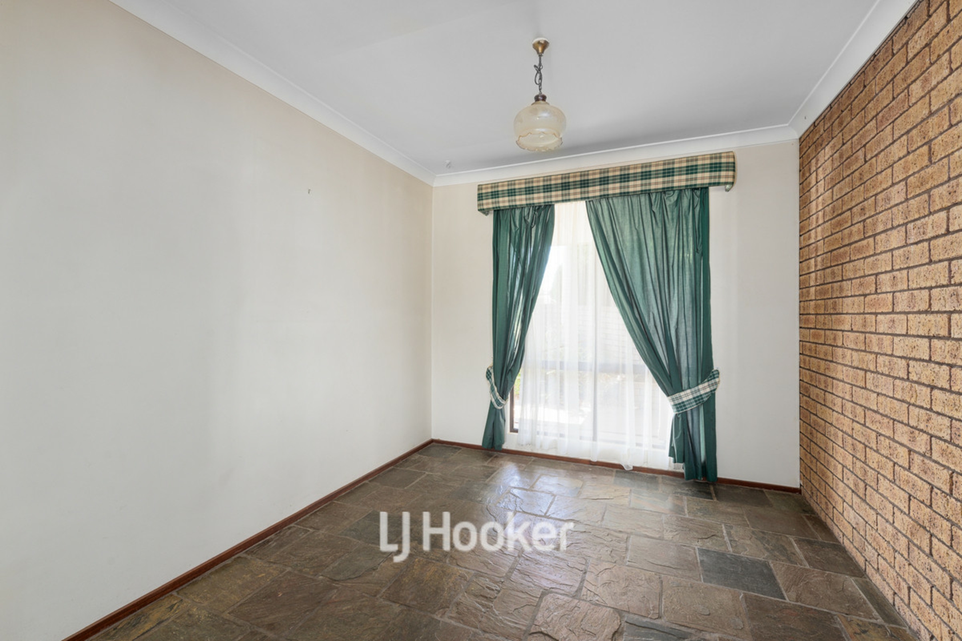 11 Young Close, Carey Park