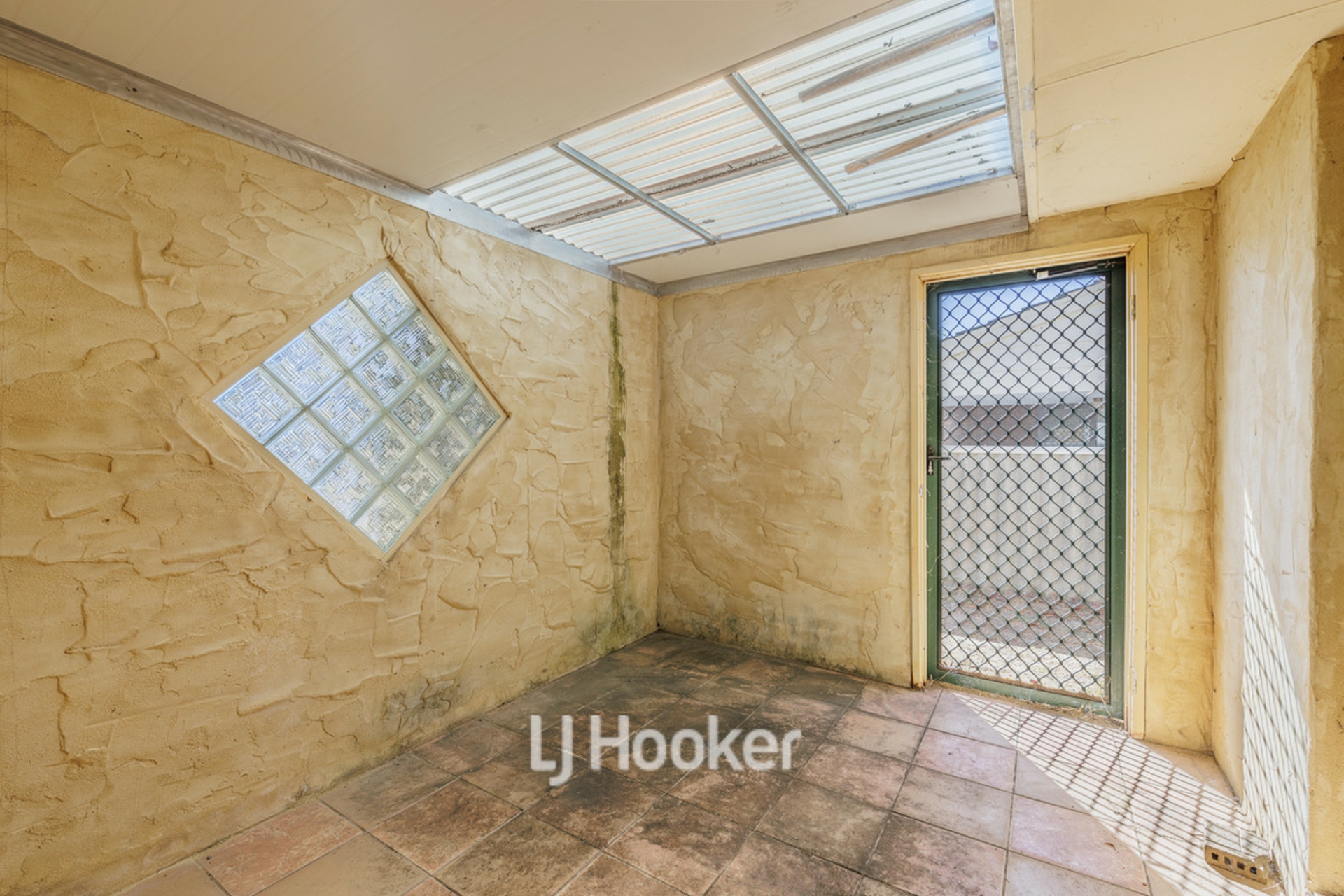 11 Young Close, Carey Park