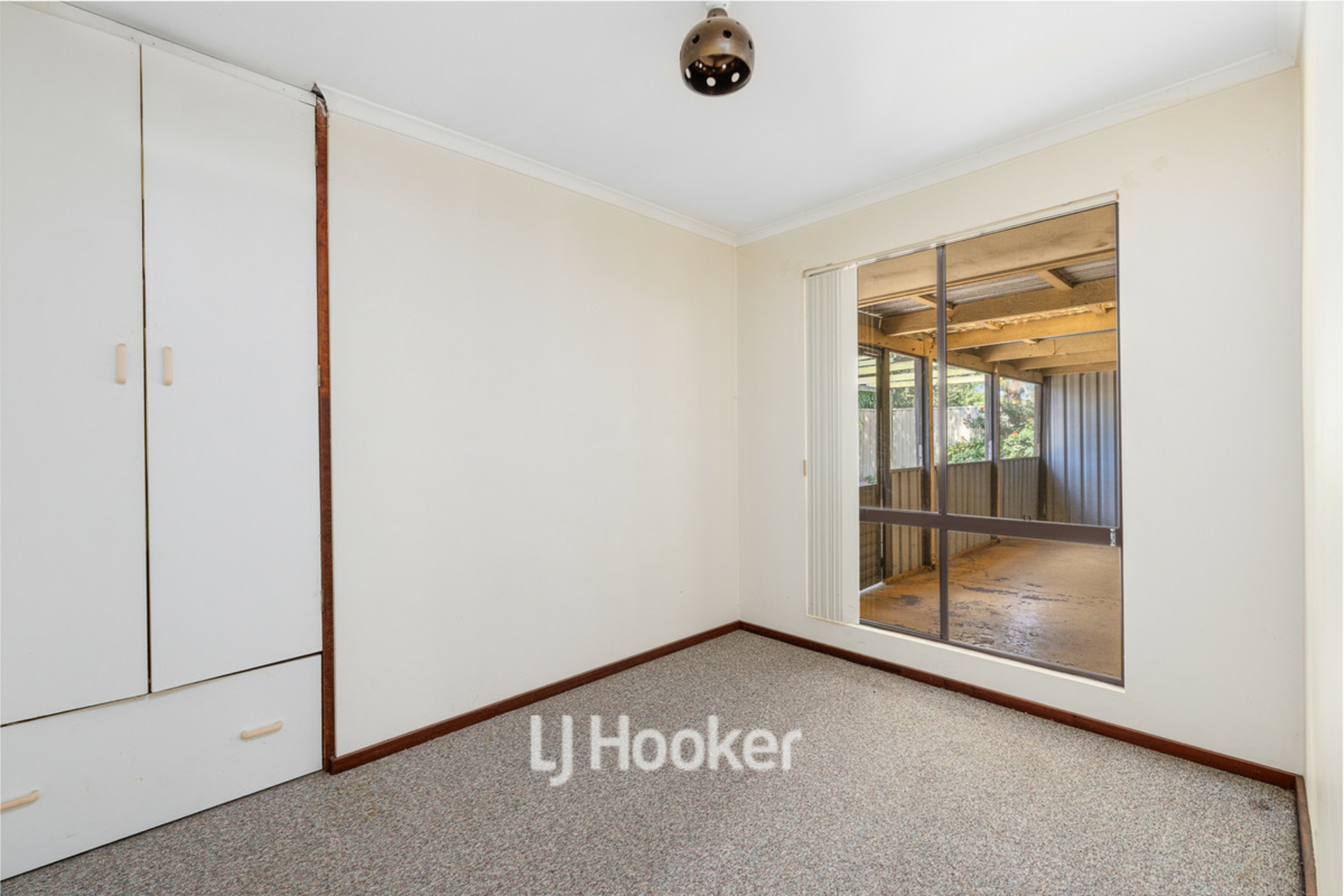 11 Young Close, Carey Park