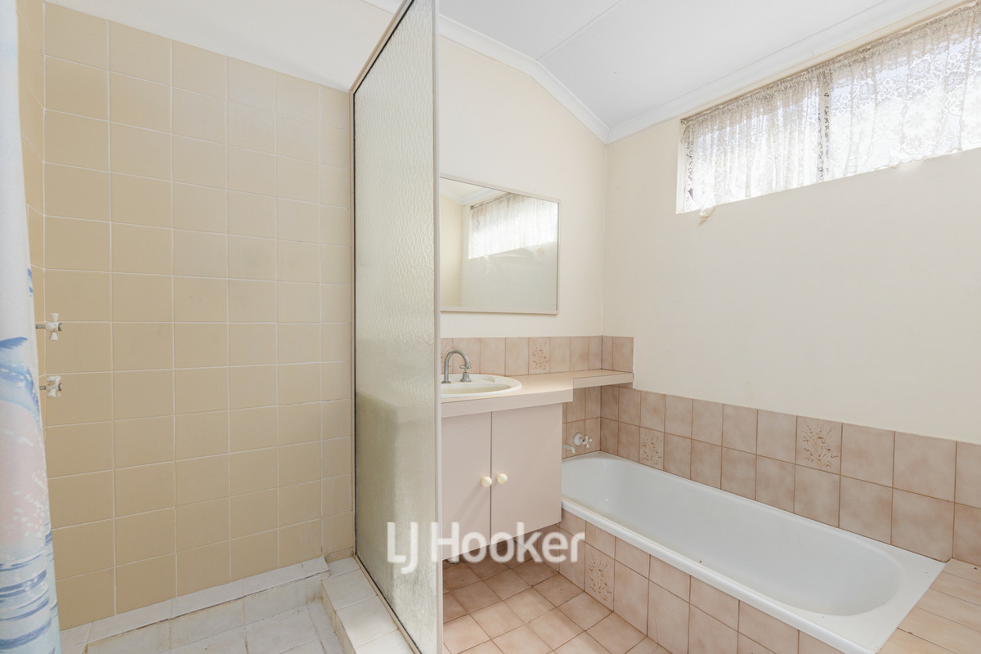 11 Young Close, Carey Park