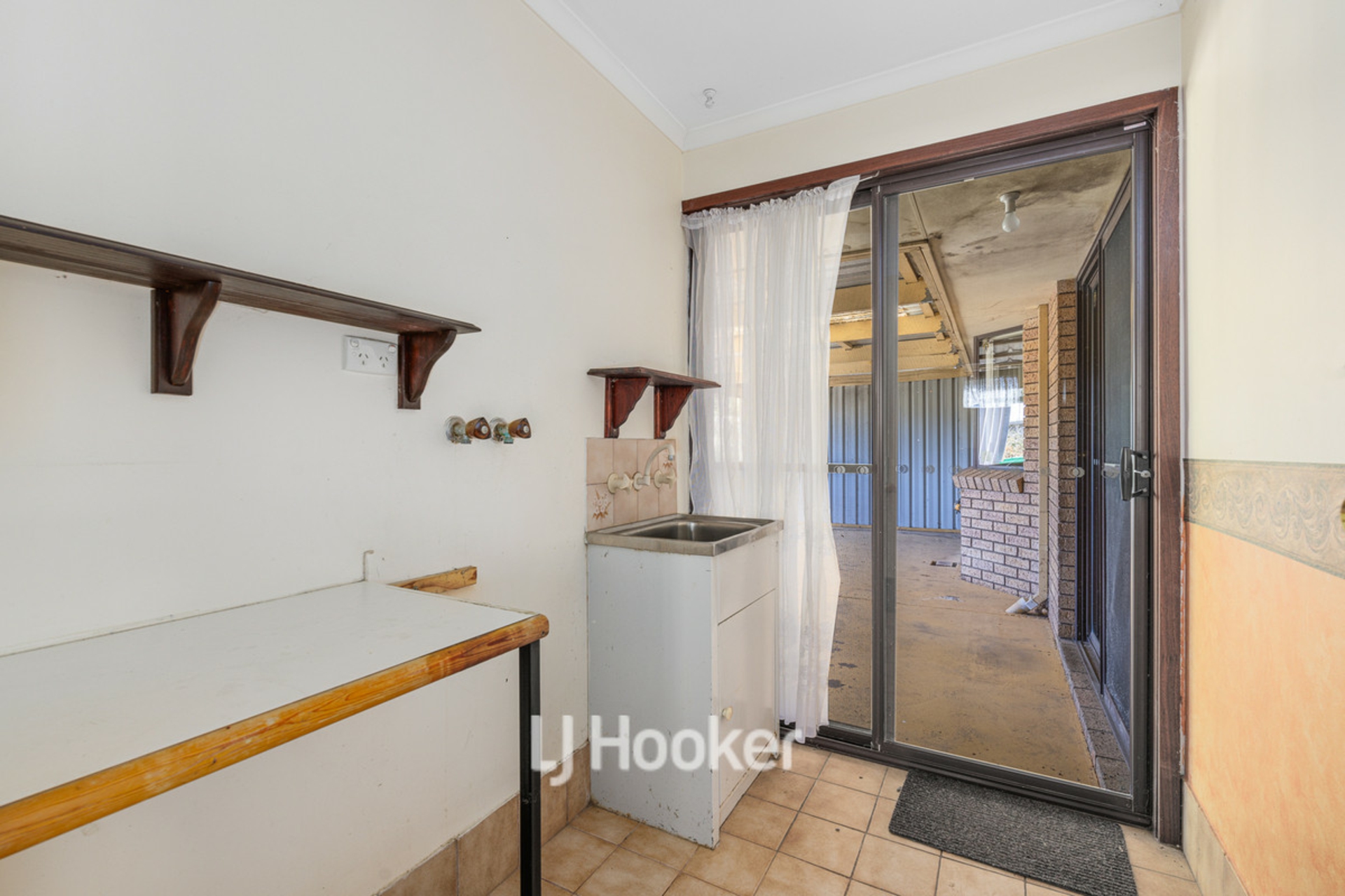 11 Young Close, Carey Park